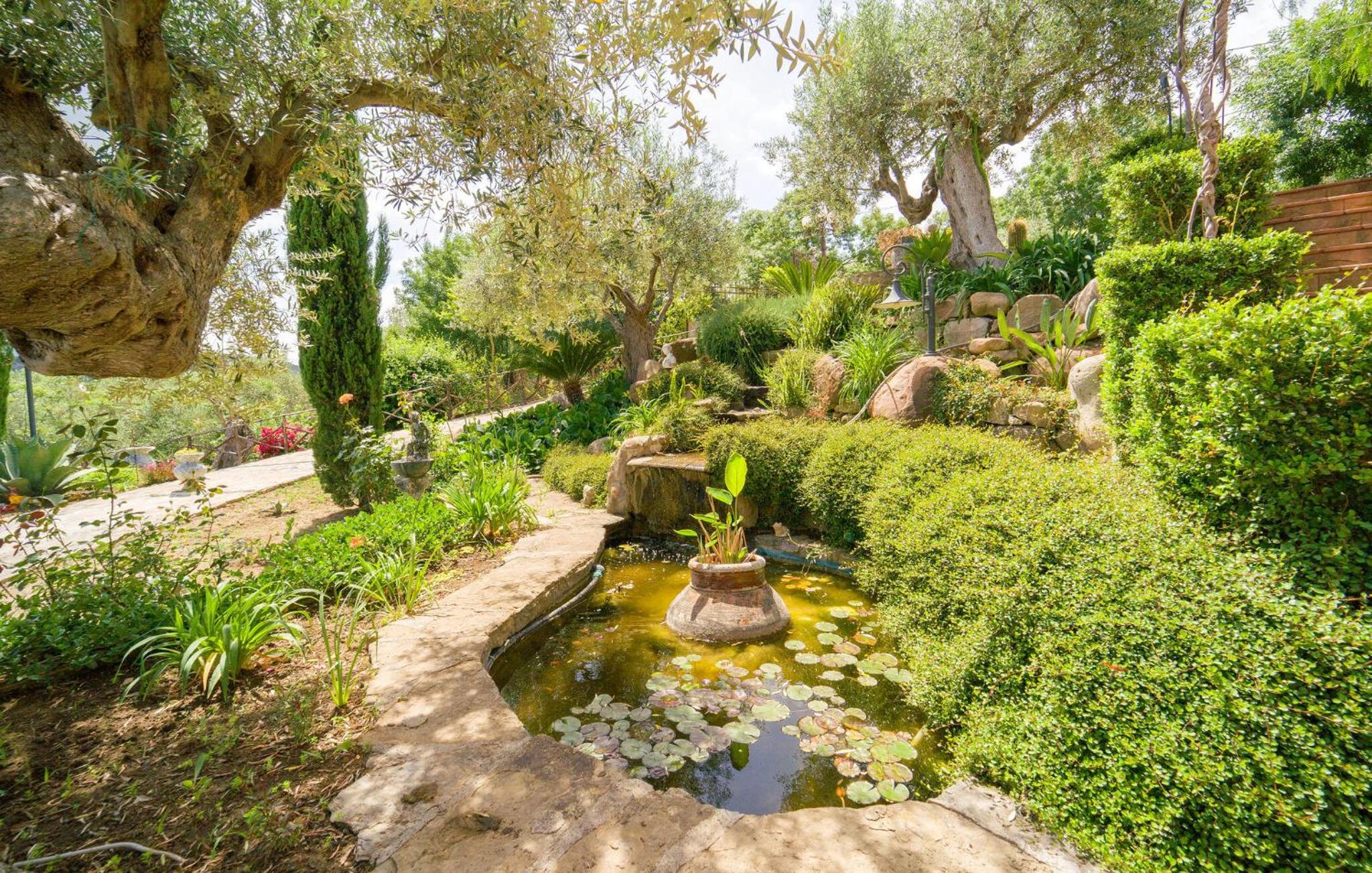 Four-Bedroom Holiday Home photo 3