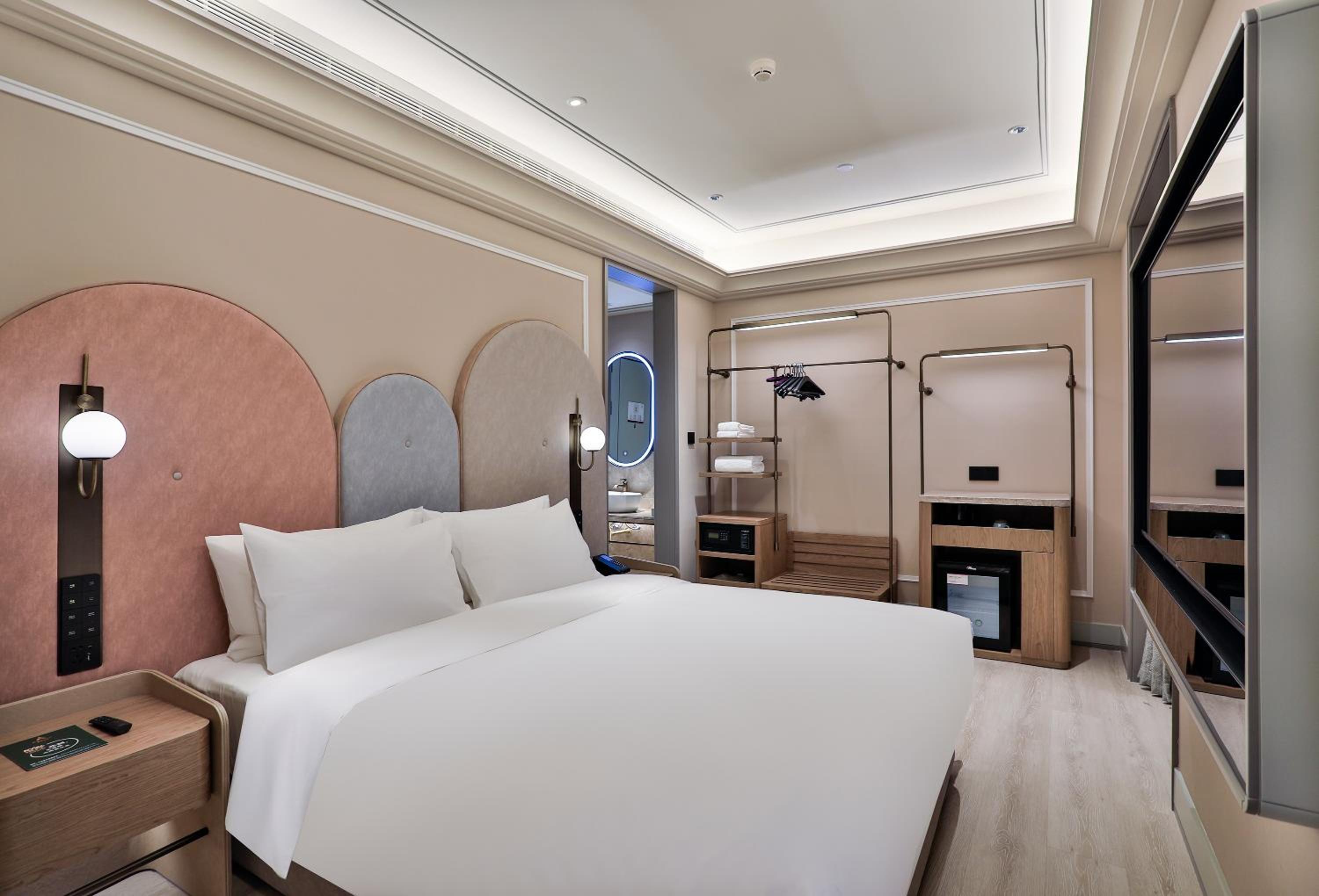 Standard King Room