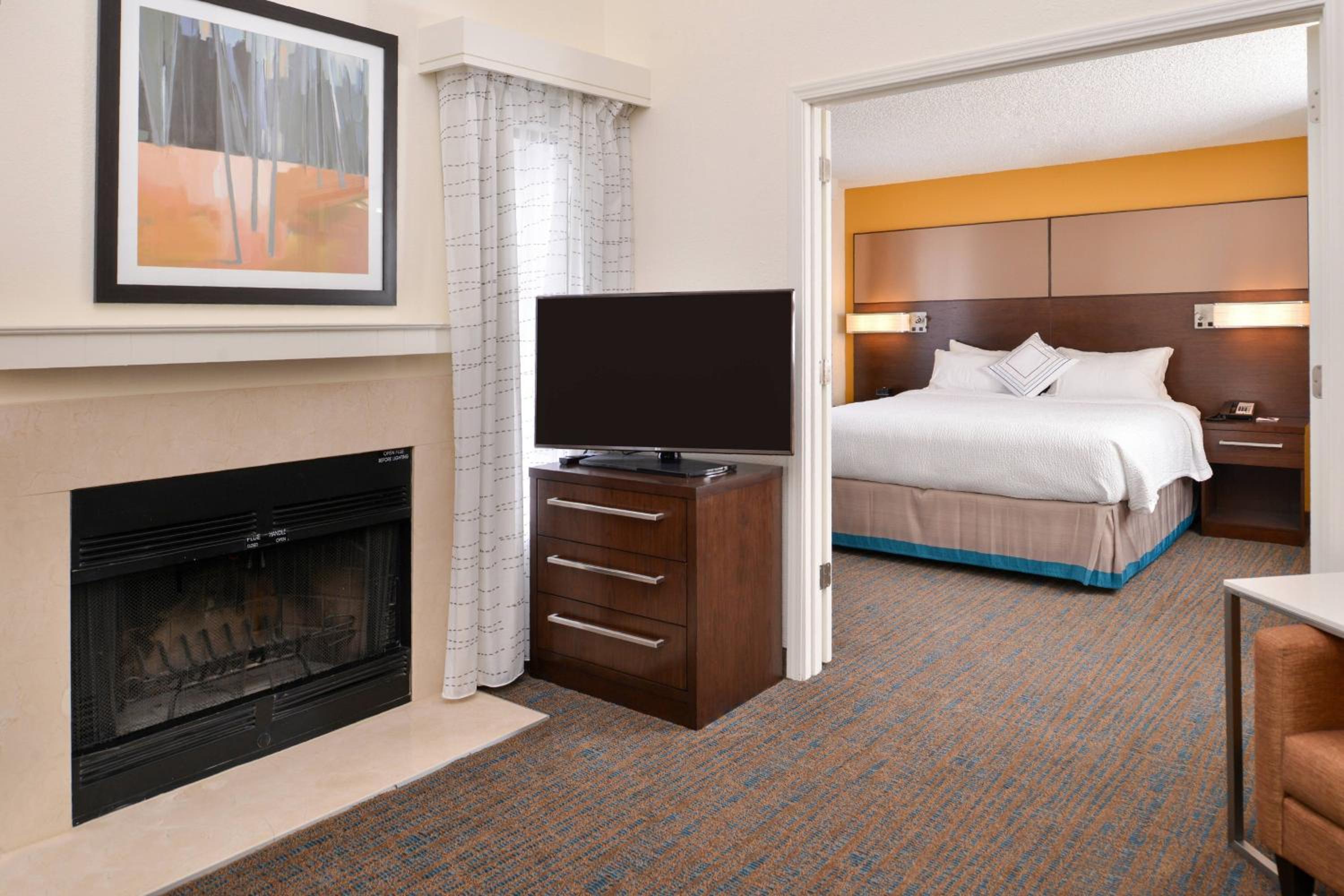 Two-Bedroom Penthouse Suite, 1 king and 2 double photo 2