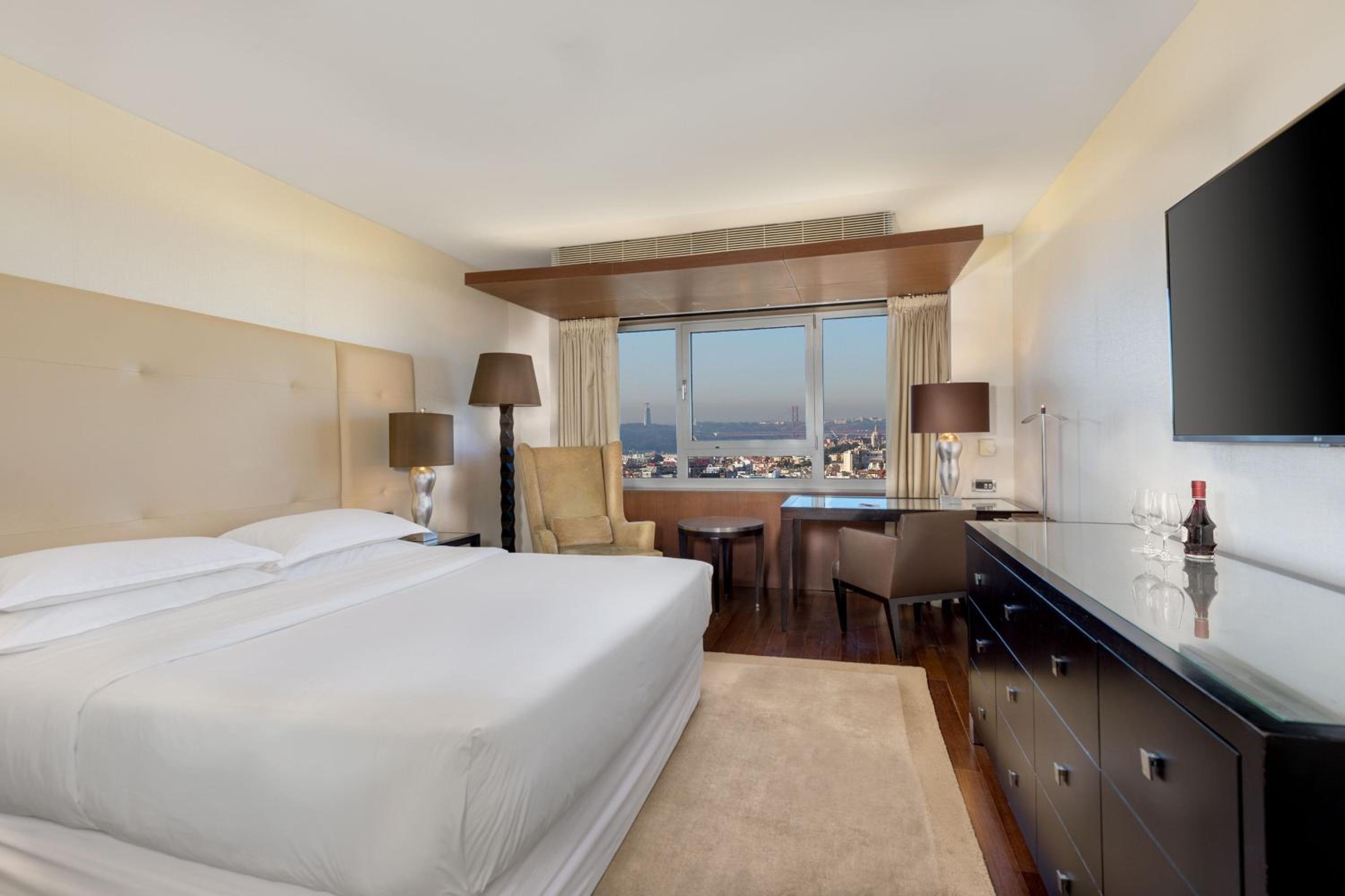 Club Queen Room - Photo 1