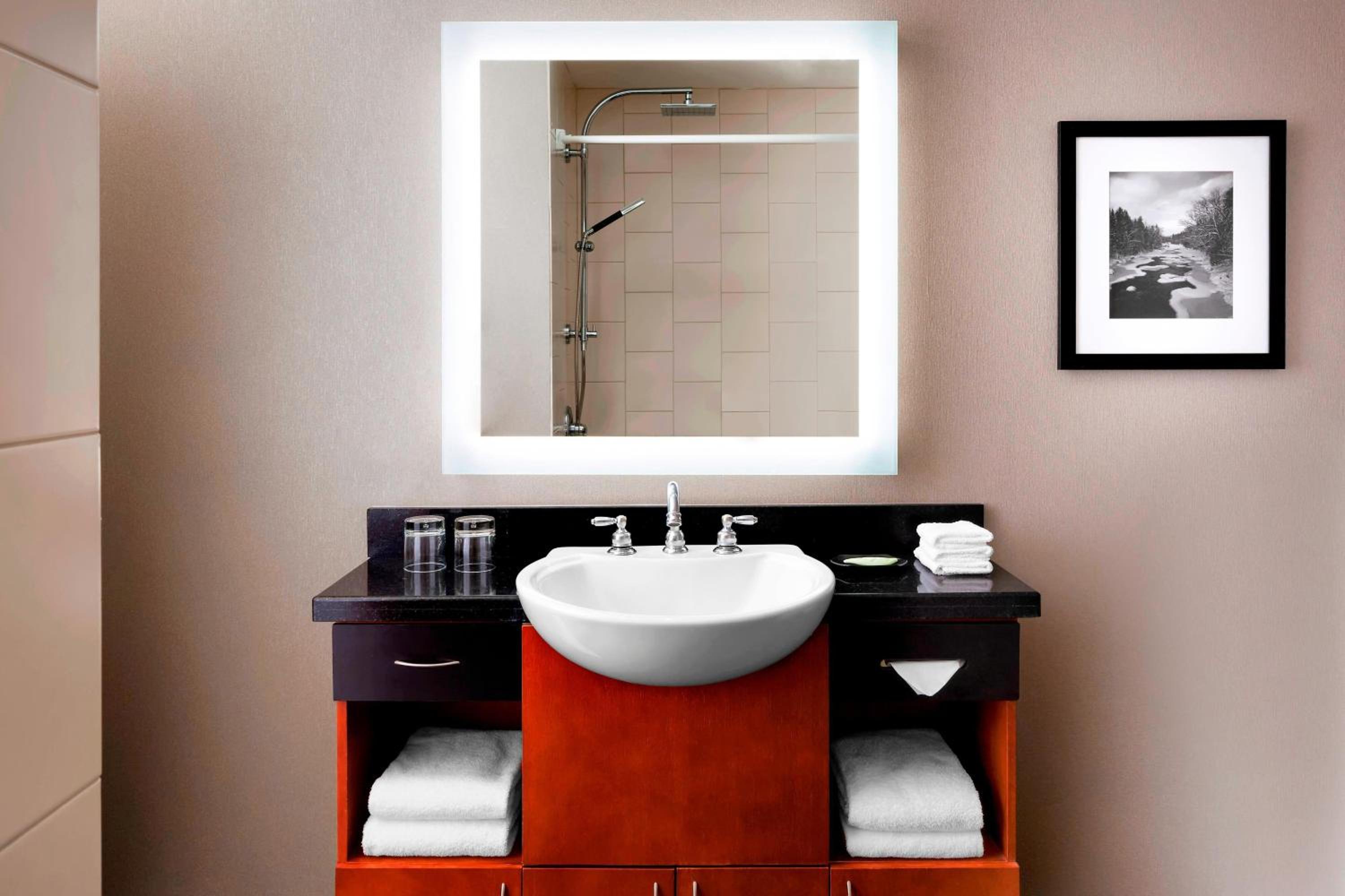Traditional, Guest room, 1 Queen - Photo 2