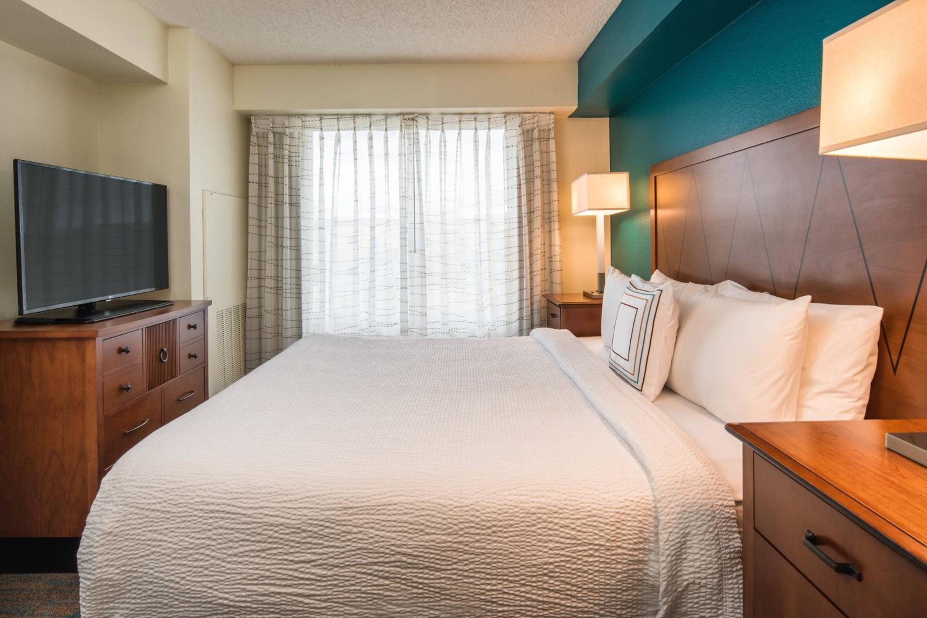 Two Bedroom Suite - Photo 2