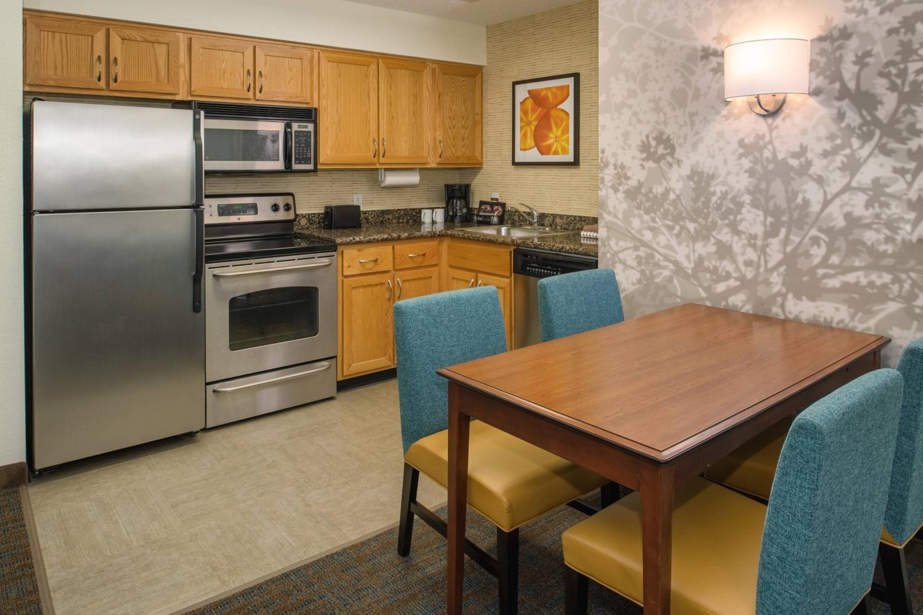 Two Bedroom Suite - Photo 3