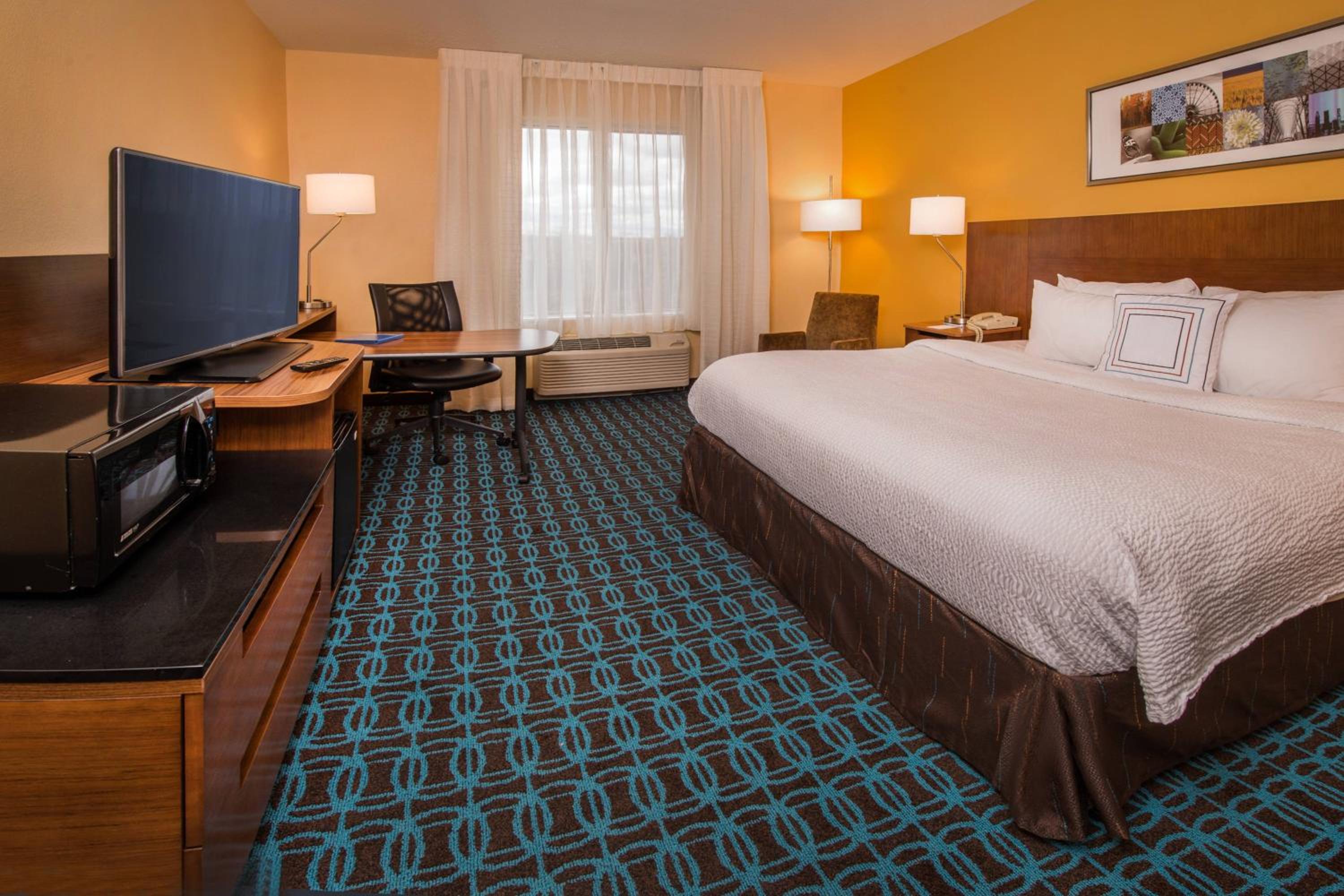 King Room with Roll-In Shower - Mobility and Hearing Accessible - Photo 1