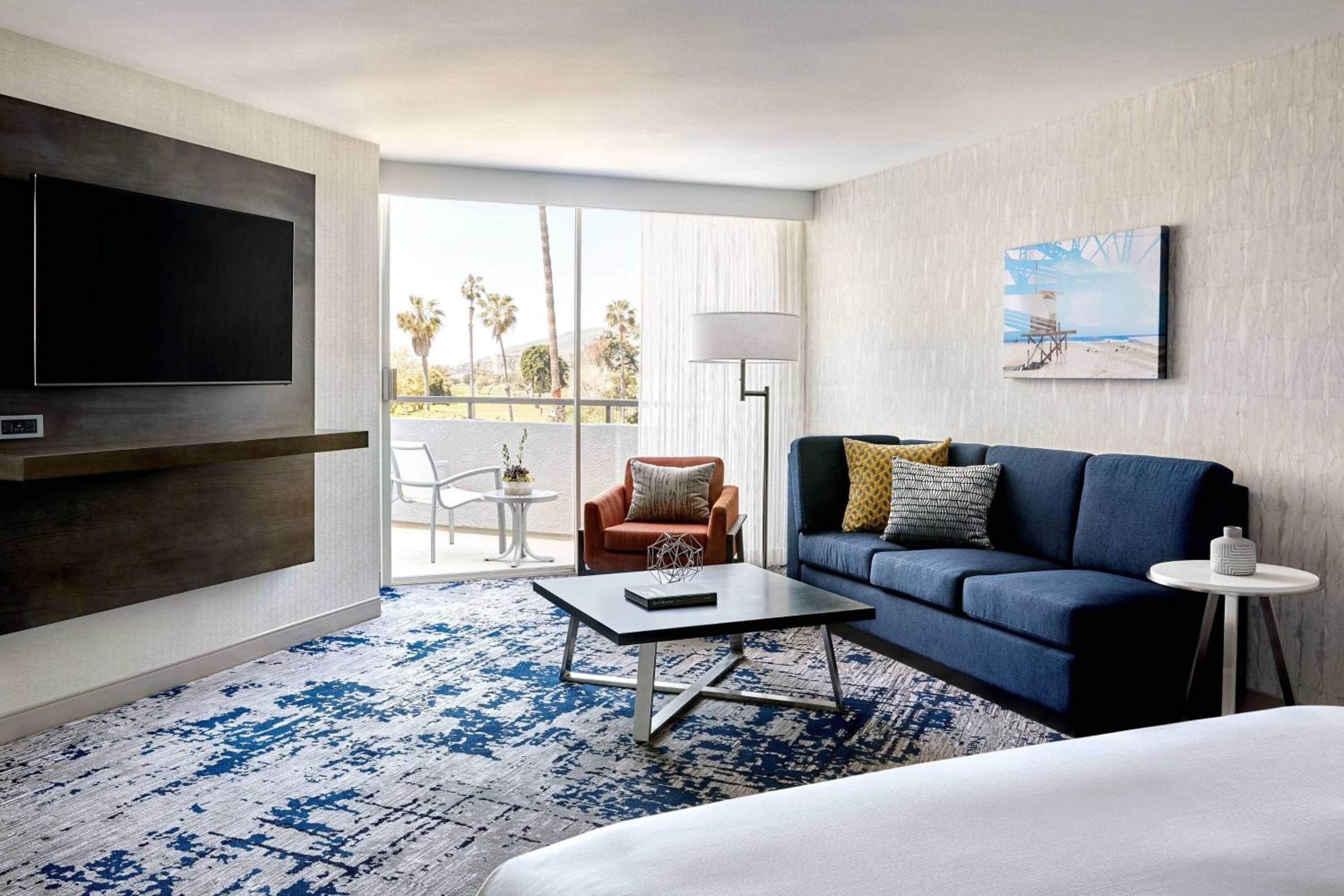 1 Bedroom Presidential Suite, 1 King, Sofa bed photo 1