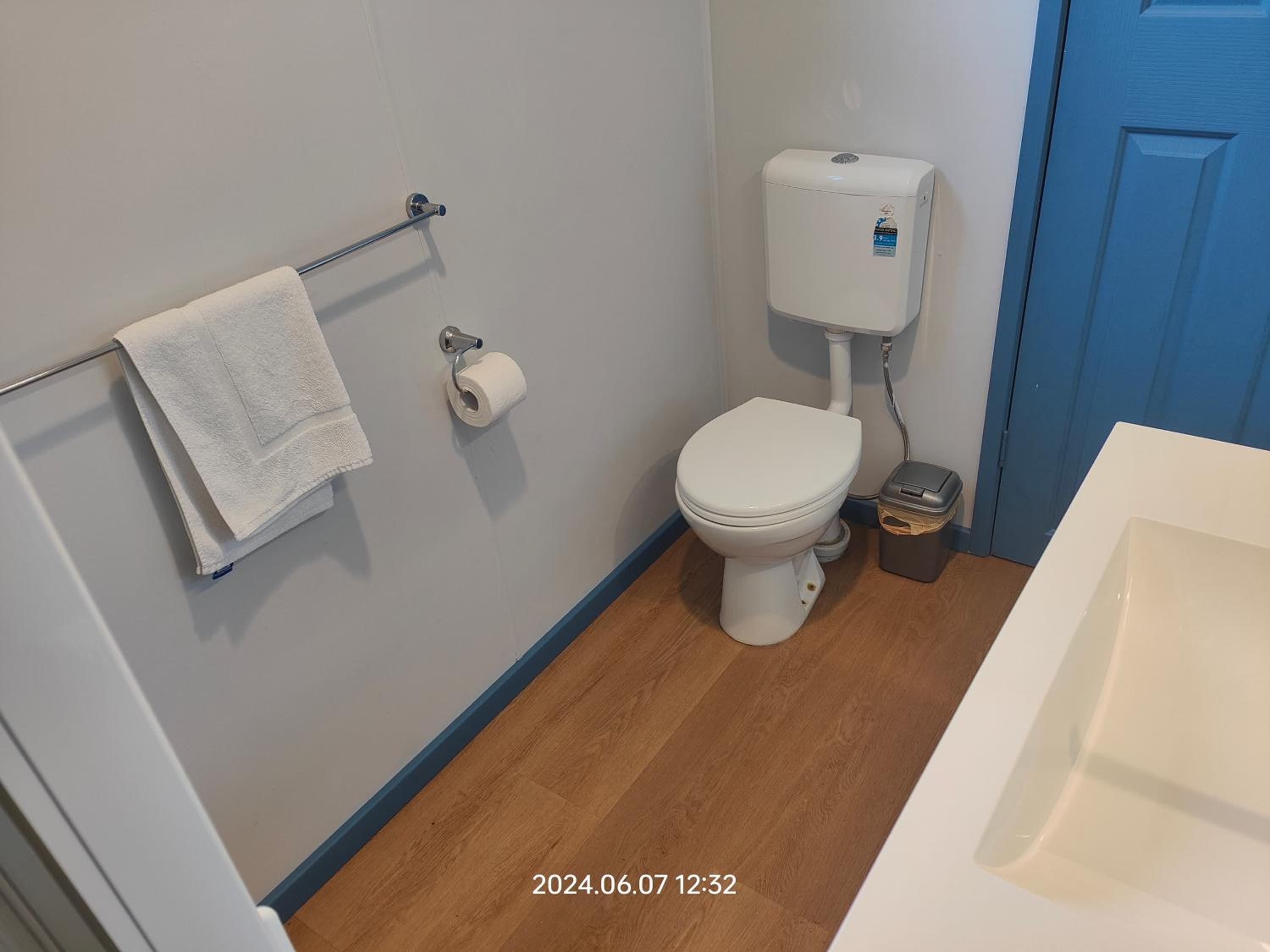 Two-Bedroom Bungalow - Photo 5