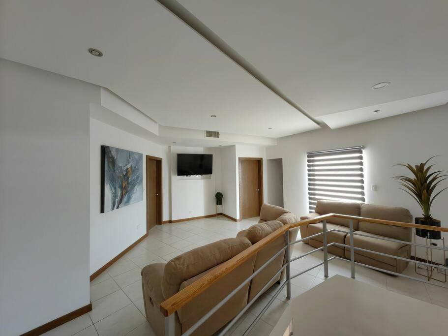 Three-Bedroom House photo 1
