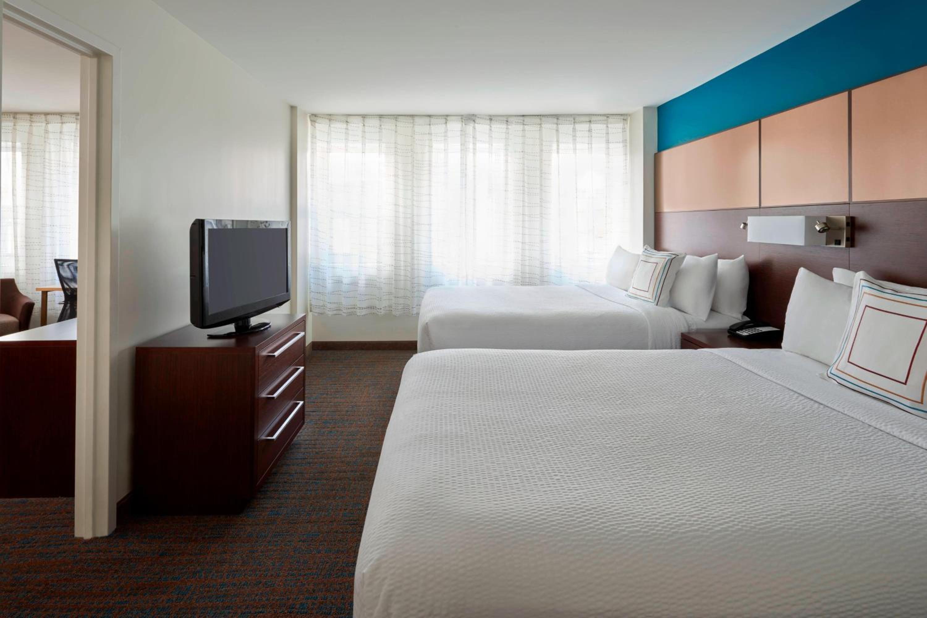 One-Bedroom Two double beds Suite with Sofa Bed