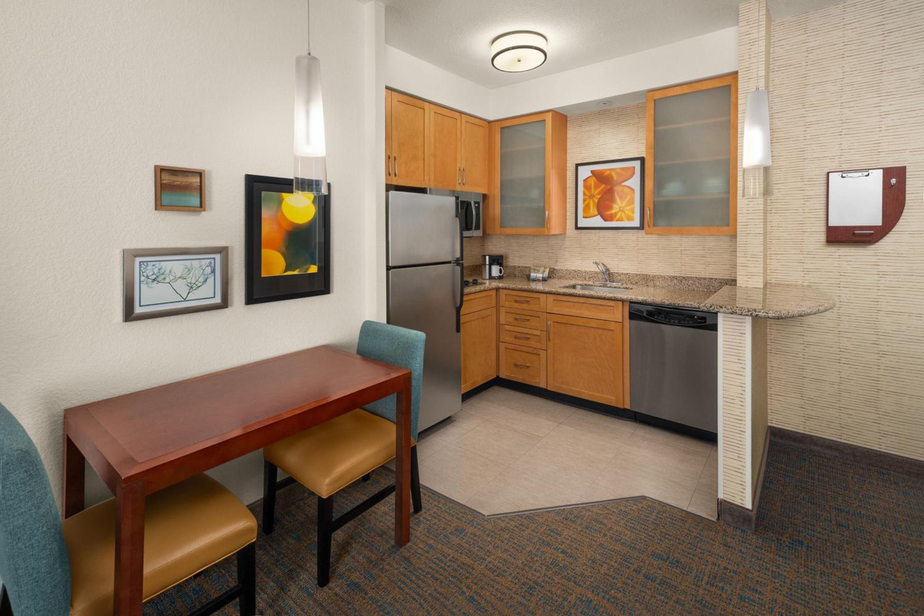 One-Bedroom King Suite with Sofa Bed - Photo 3