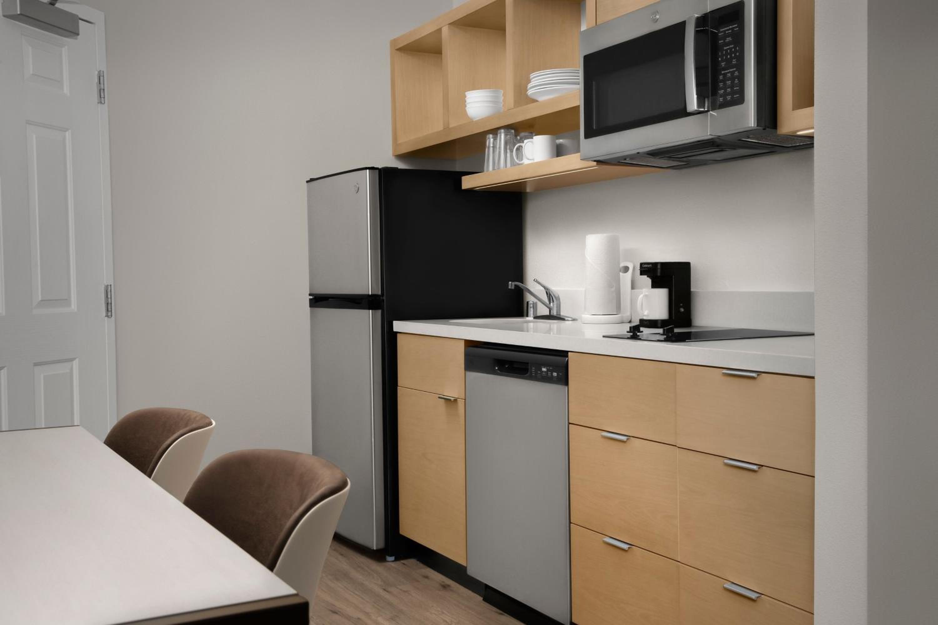Two-Bedroom Suite - Photo 14