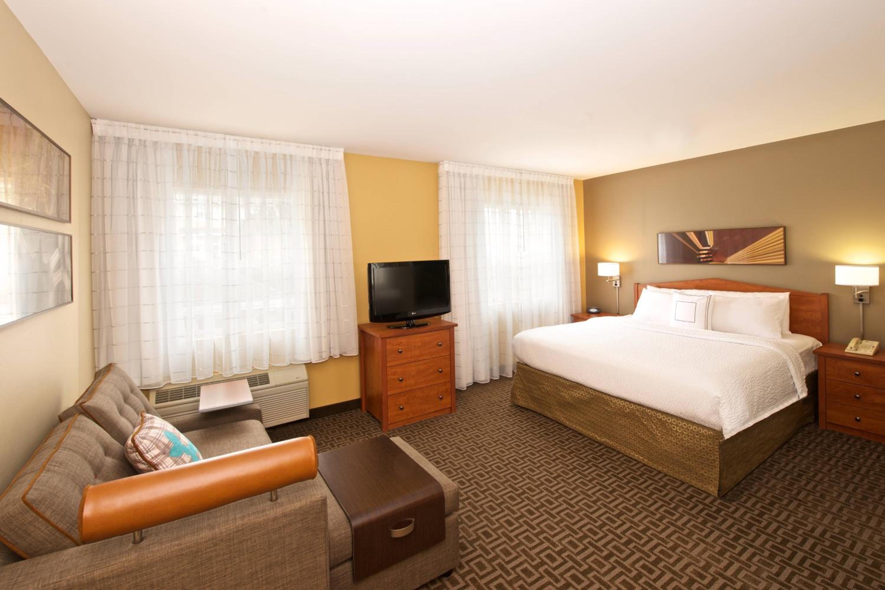 King Suite with Sofa Bed - Photo 3