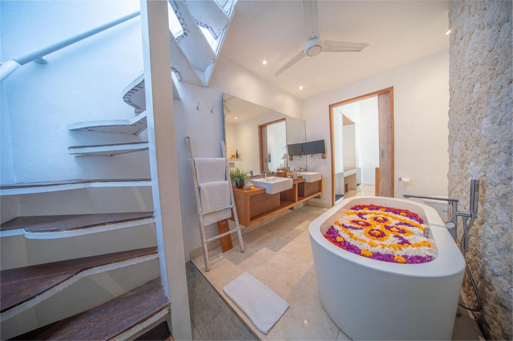 One-Bedroom Villa with Private Pool - Photo 4
