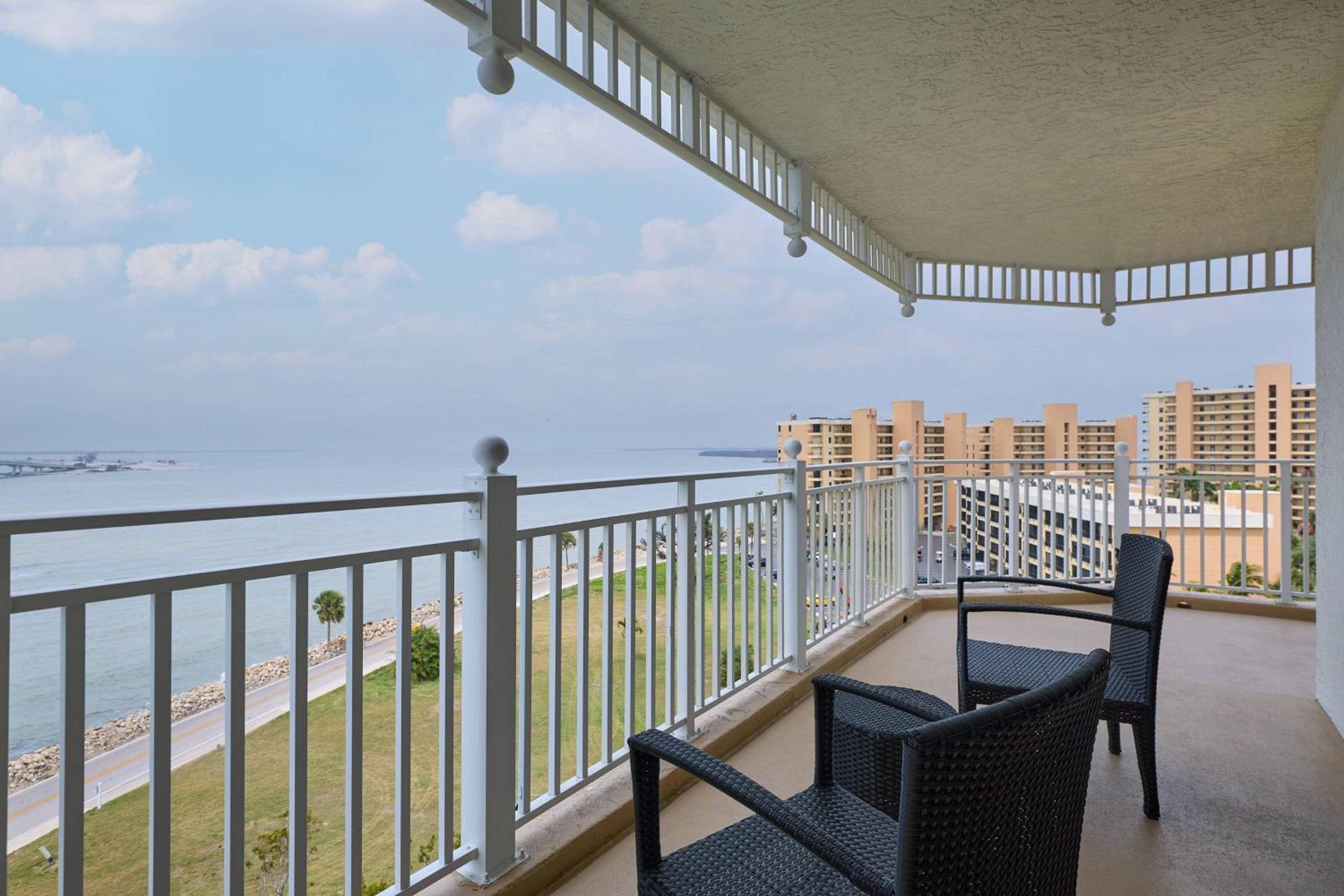 One Bedroom King Suite with Sofa Bed, Water View, Captiva Tower - Photo 8