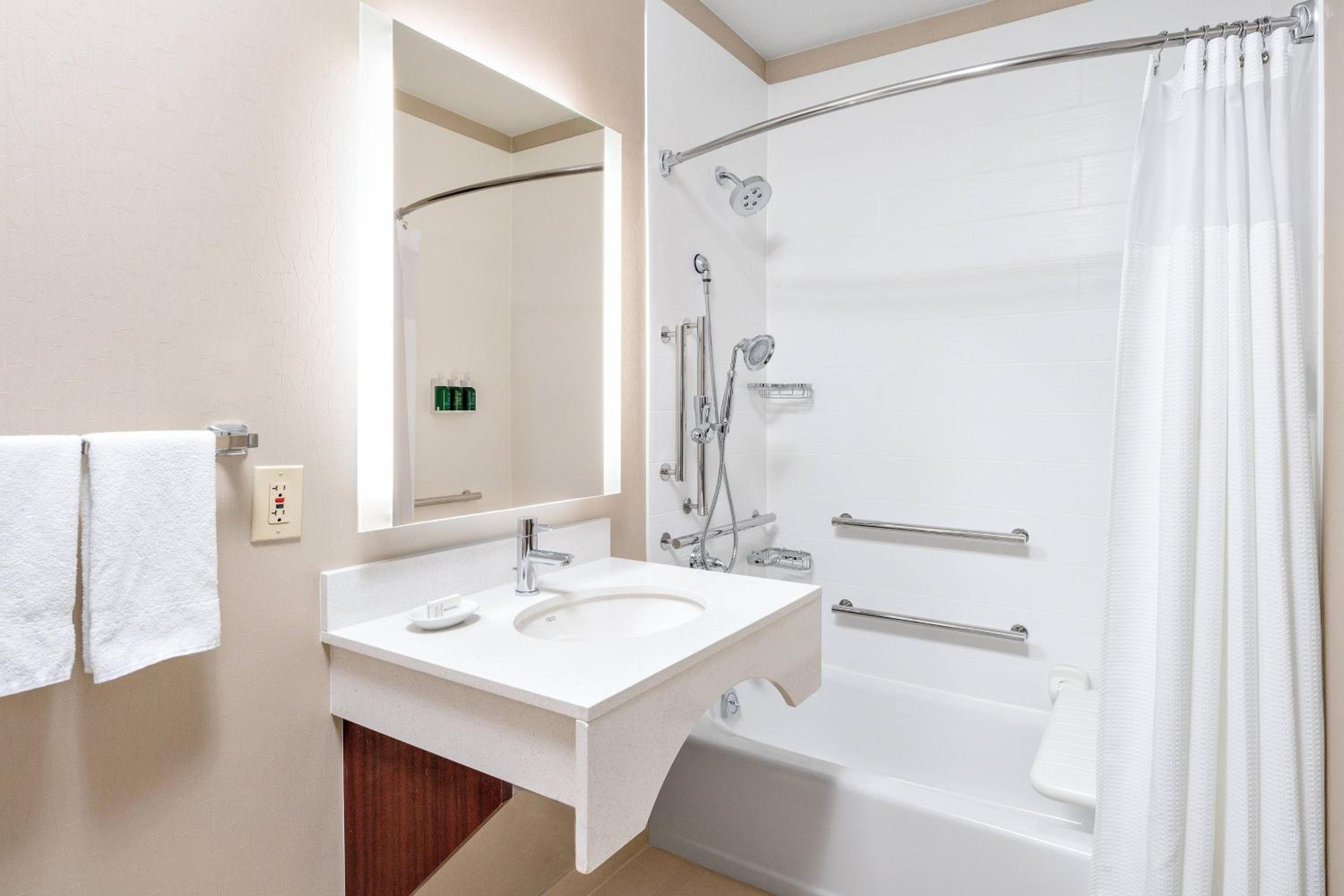  Suite with Two Double Beds with Sofa Bed - Photo 6