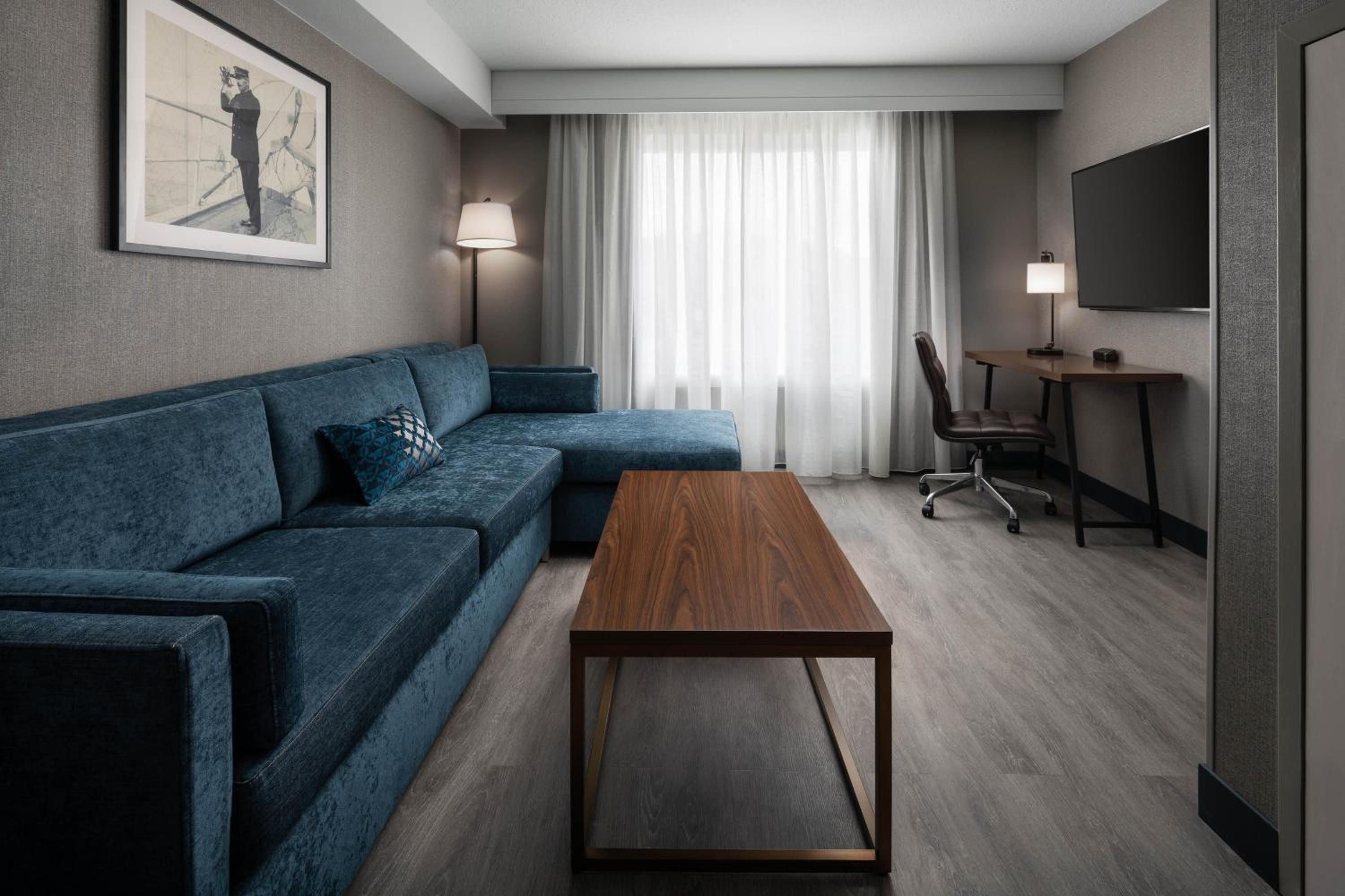 Penthouse King Loft Suite with Sofa Bed photo 2