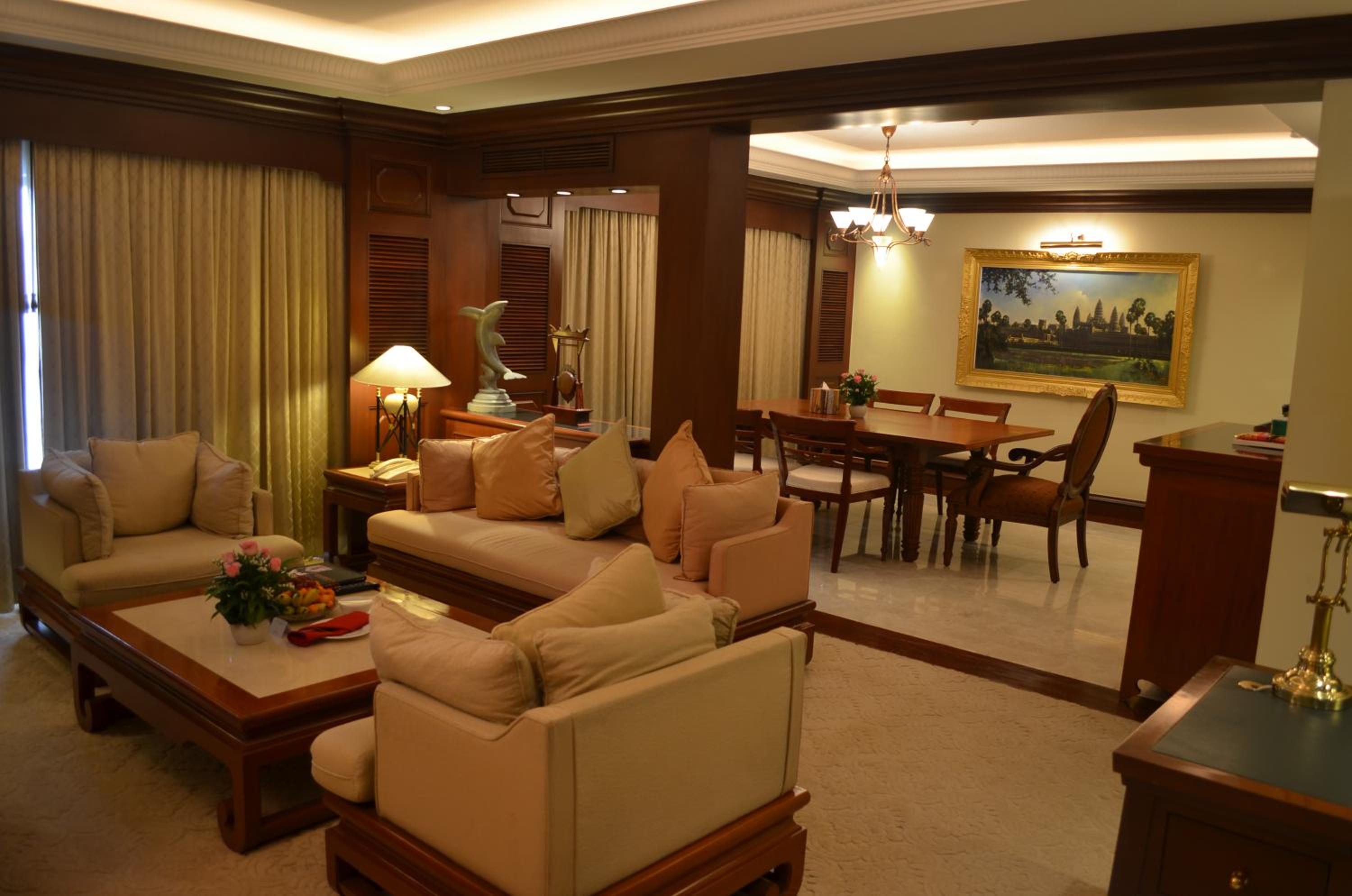 Executive Suite - Photo 20