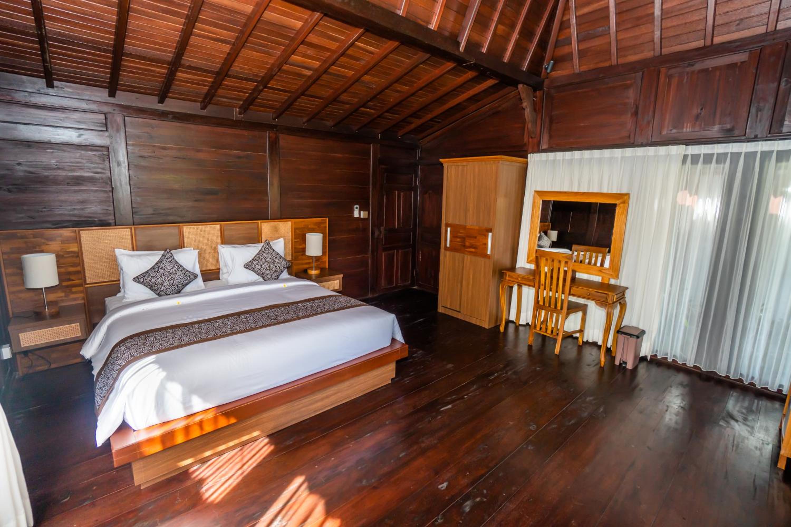 Deluxe Room - Photo 19