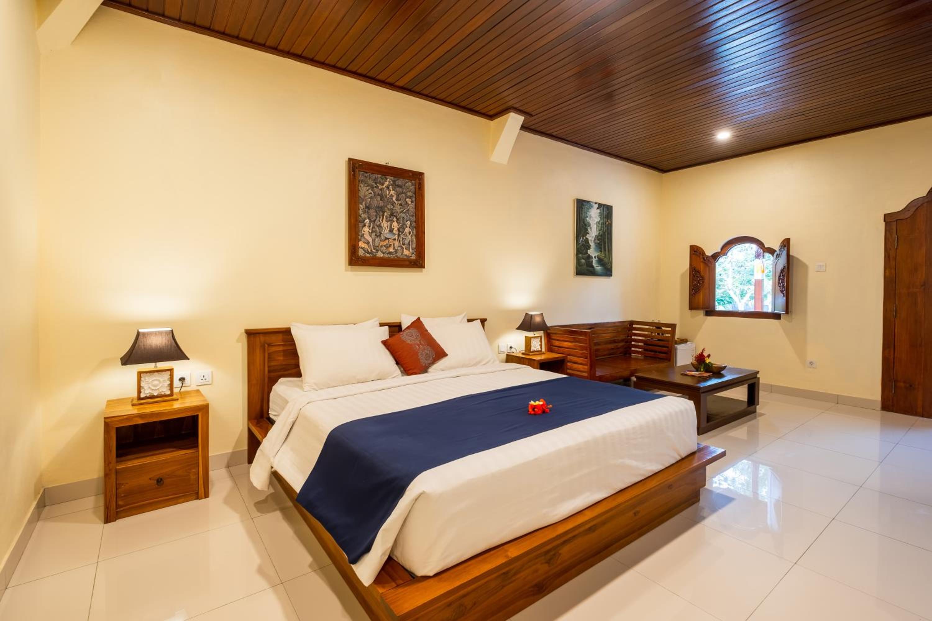 Queen Room with Garden View
