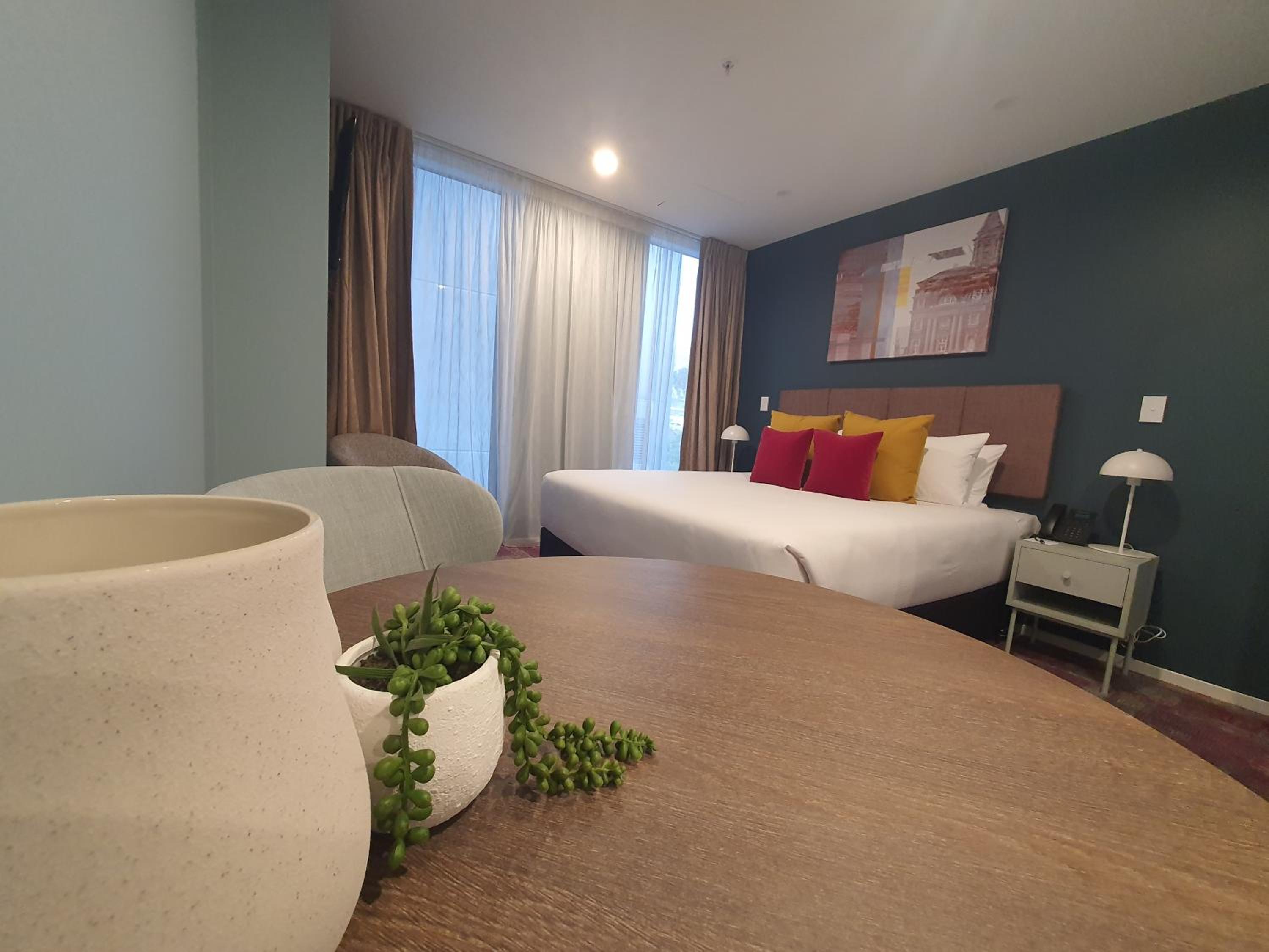 Studio Apartment with King Bed - Photo 3