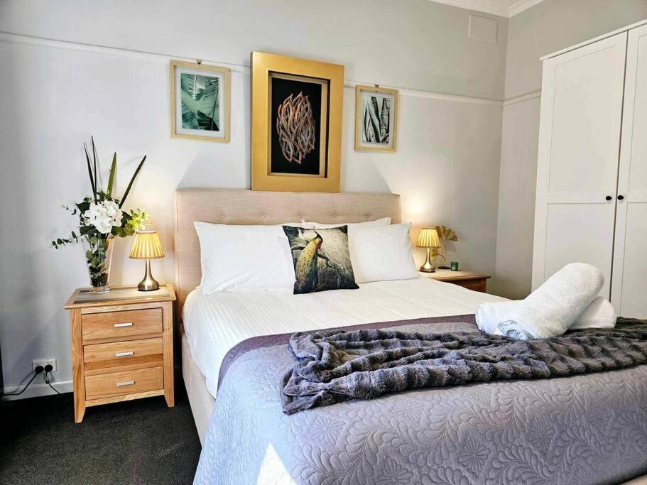 Three-Bedroom House photo 2