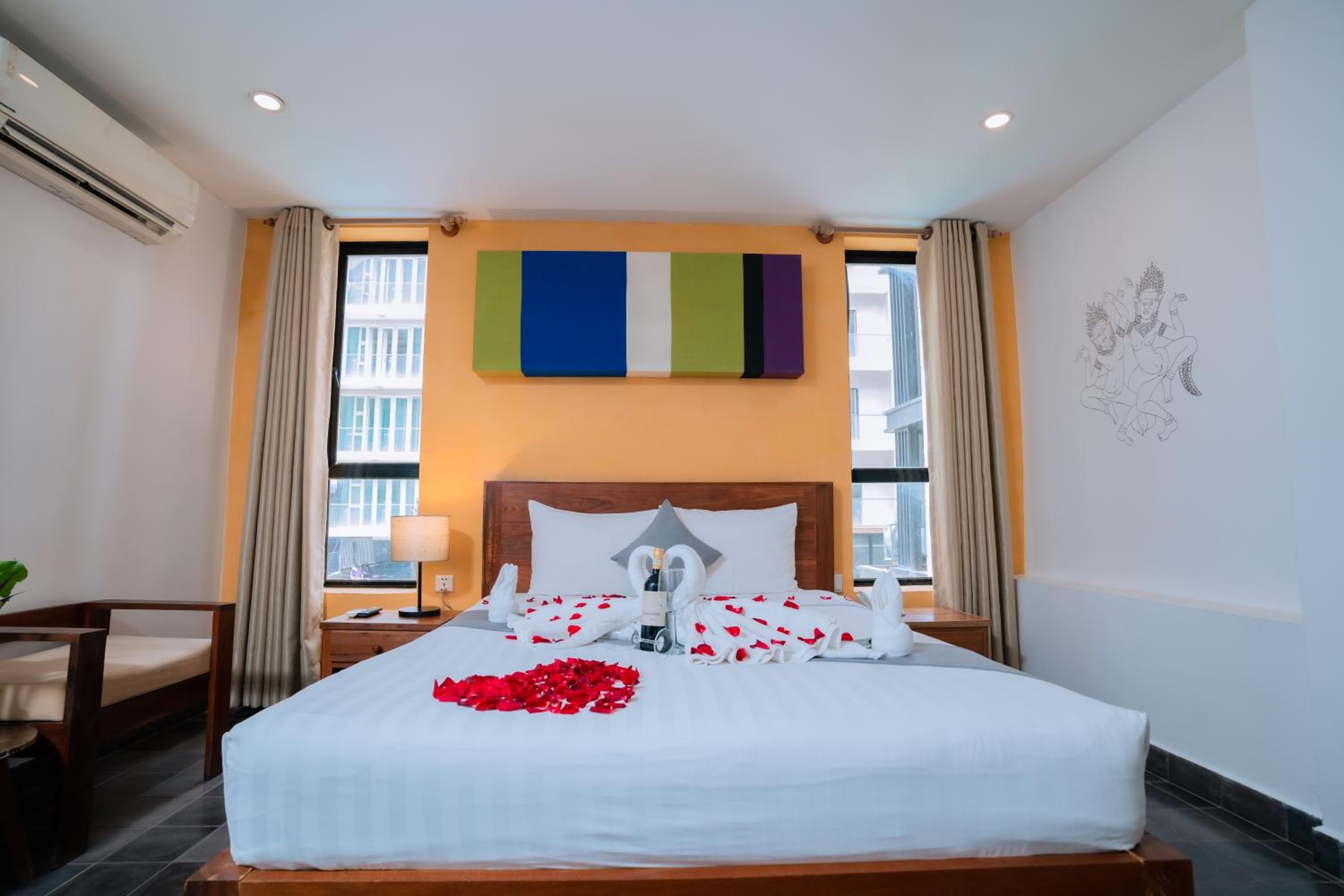 Honeymoon Package - Photo 1
