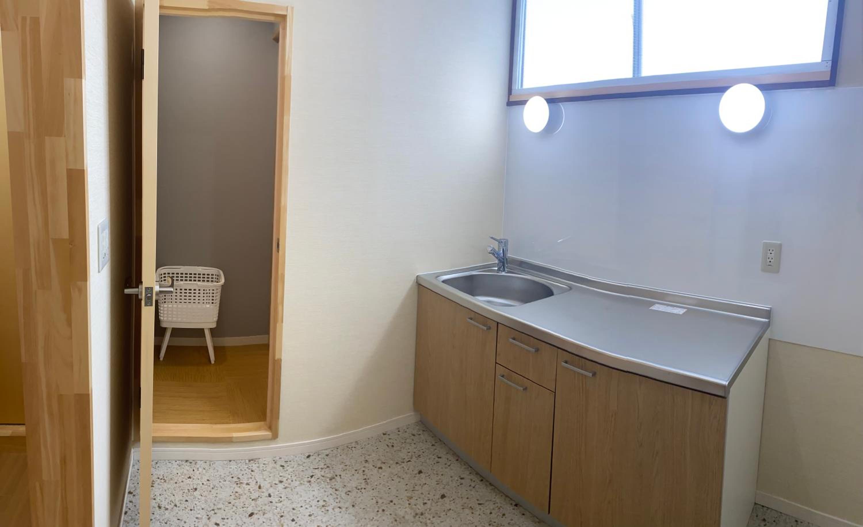 One-Bedroom Apartment photo 3