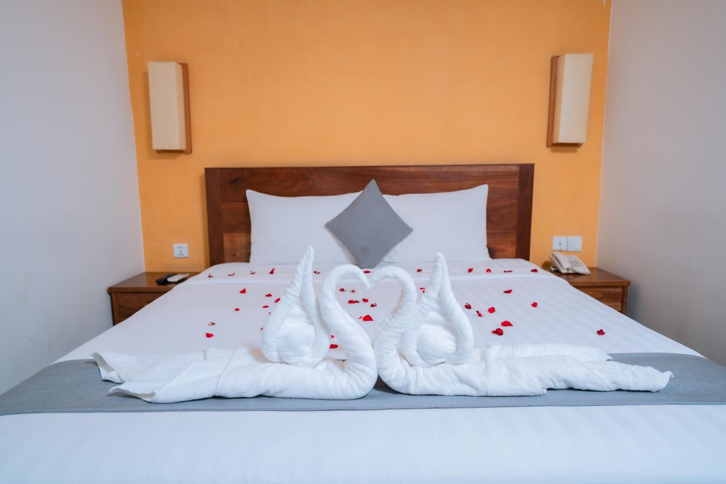 Honeymoon Package - Photo 14