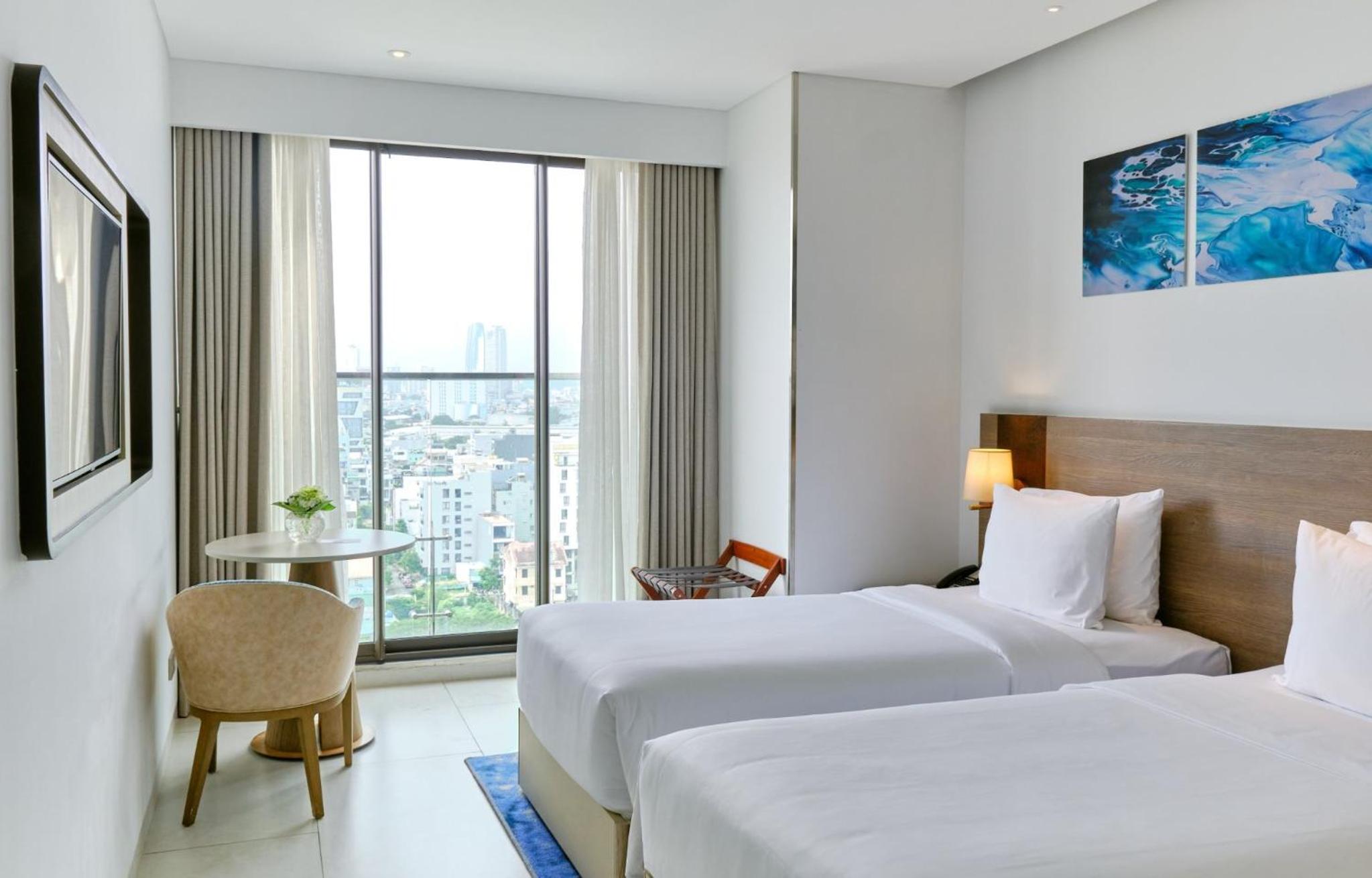 Deluxe Twin - City View - Photo 4