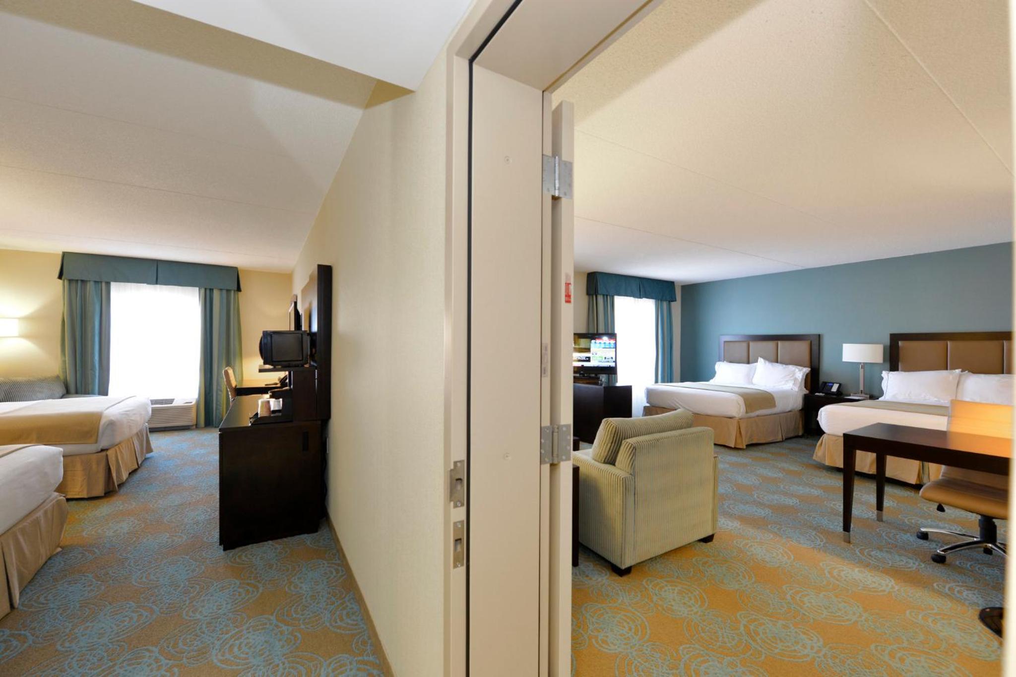 Standard Room with Two Queen Beds