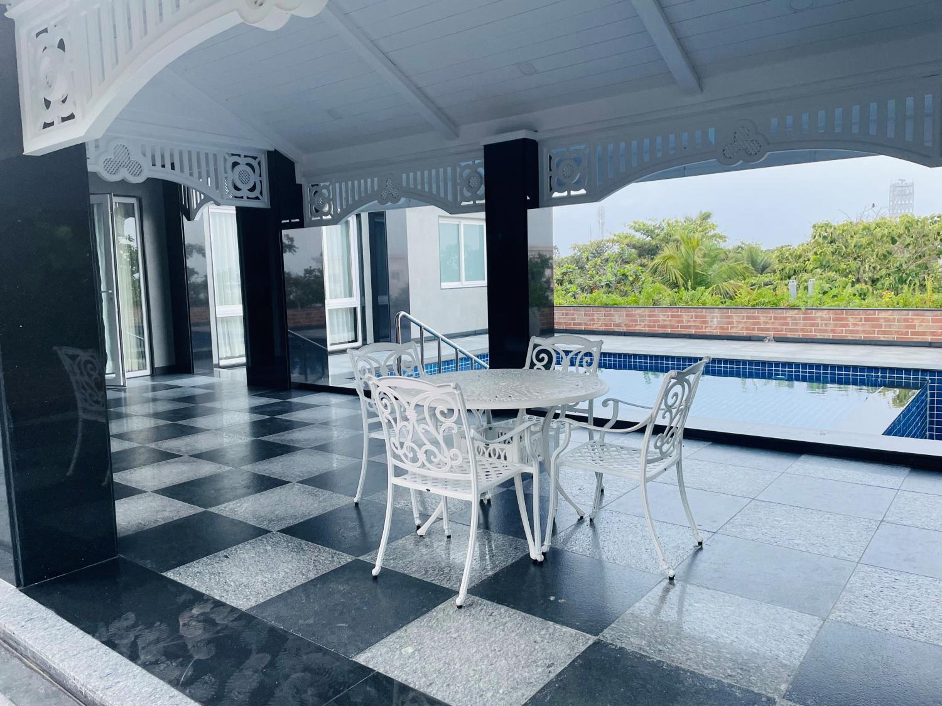 Two-Bedroom Villa - 10% Discount on Foods & Soft Beverages* | 15% Discounts on Laundry Services* | INR 500 spa credit during your stay on selective Massage services. TnC Apply.* | Free Mini-bar - 2 cans of soft Beverages (Once on Arrival) photo 3