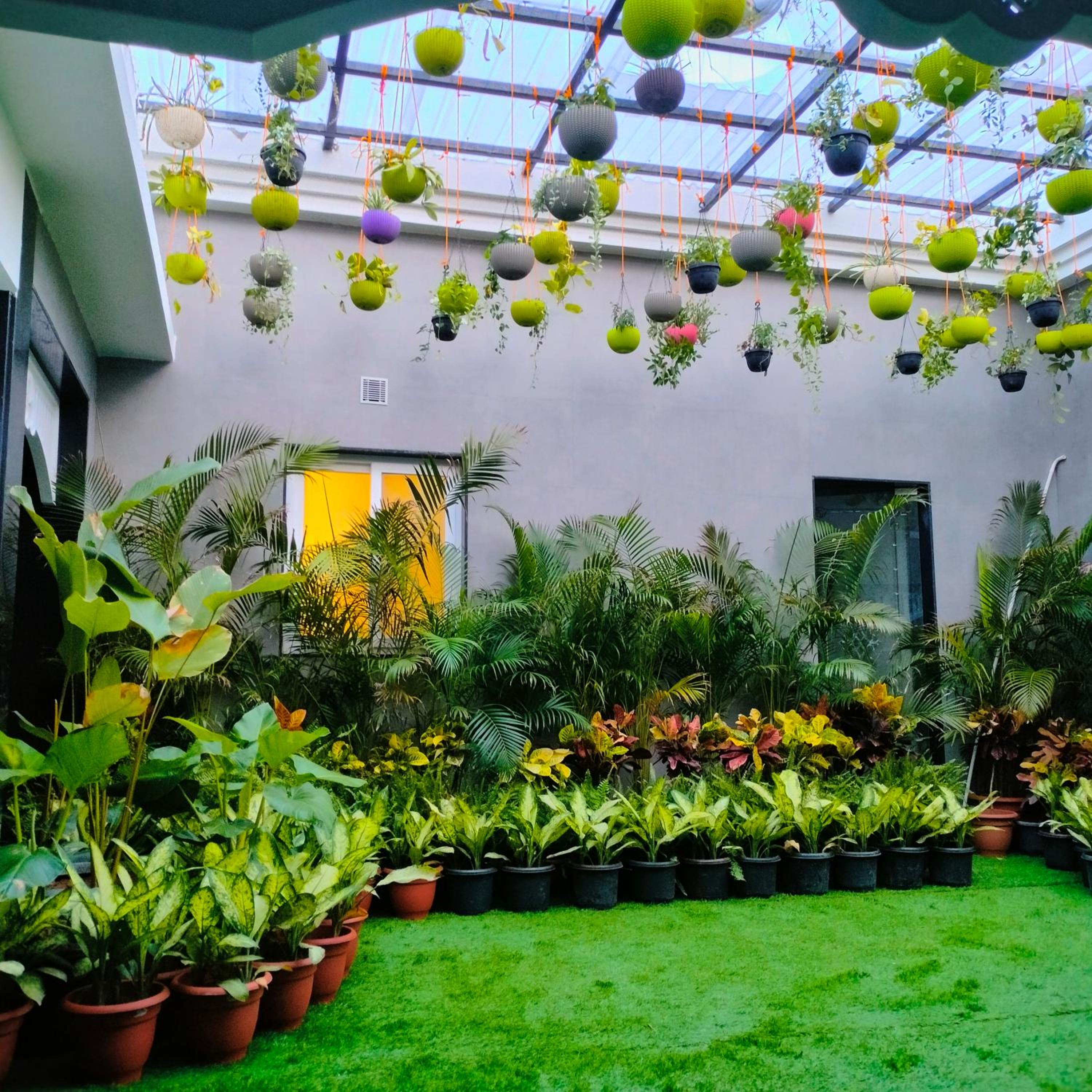 Villa – 10% Discount on Foods & Soft Beverages* | 15% Discounts on Laundry Services* | INR 500 spa credit during your stay on selective Massage services. TnC Apply.* | Free Mini-bar – 2 cans of soft Beverages (Once on Arrival)