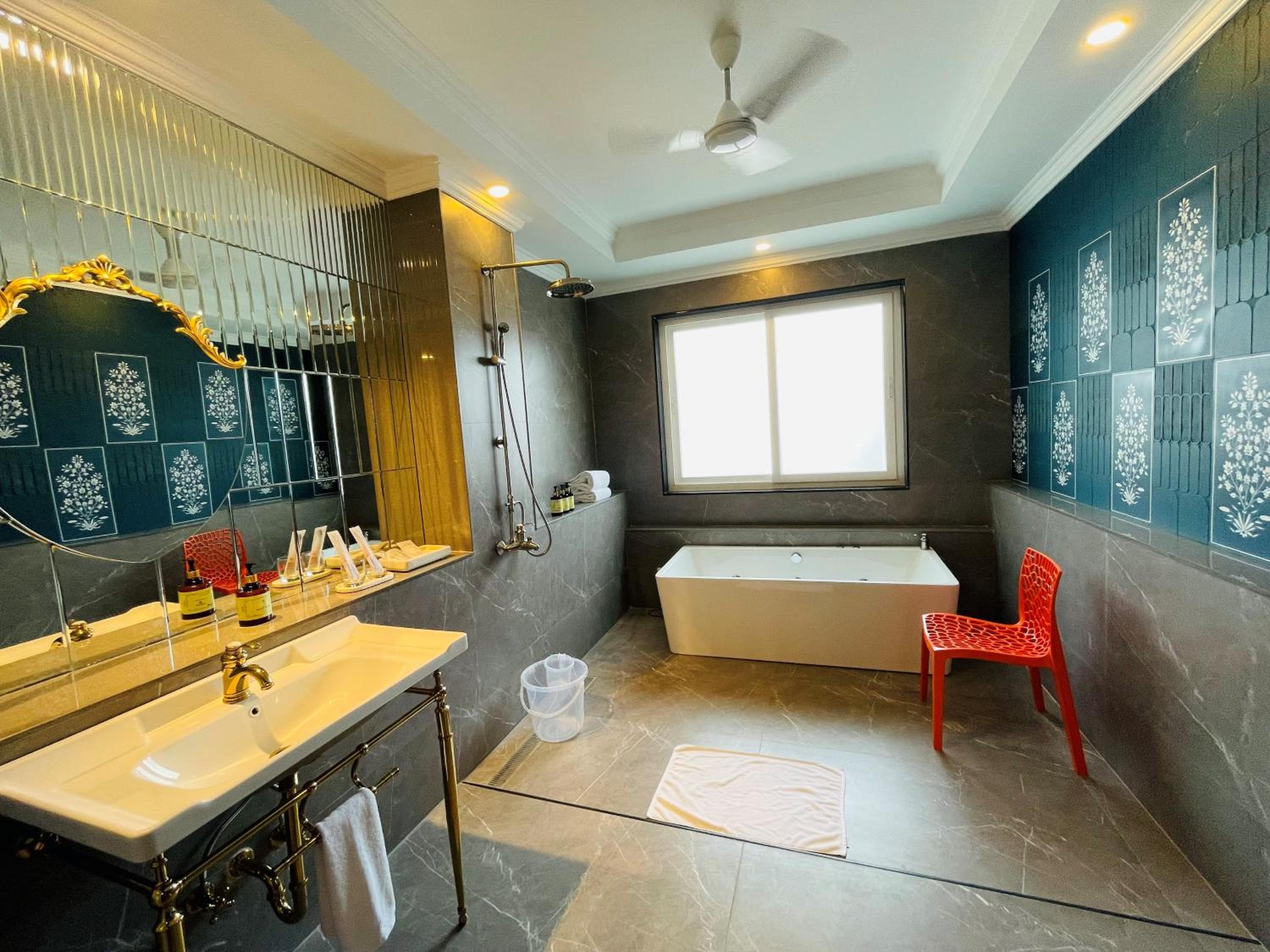 Villa – 10% Discount on Foods & Soft Beverages* | 15% Discounts on Laundry Services* | INR 500 spa credit during your stay on selective Massage services. TnC Apply.* | Free Mini-bar – 2 cans of soft Beverages (Once on Arrival)