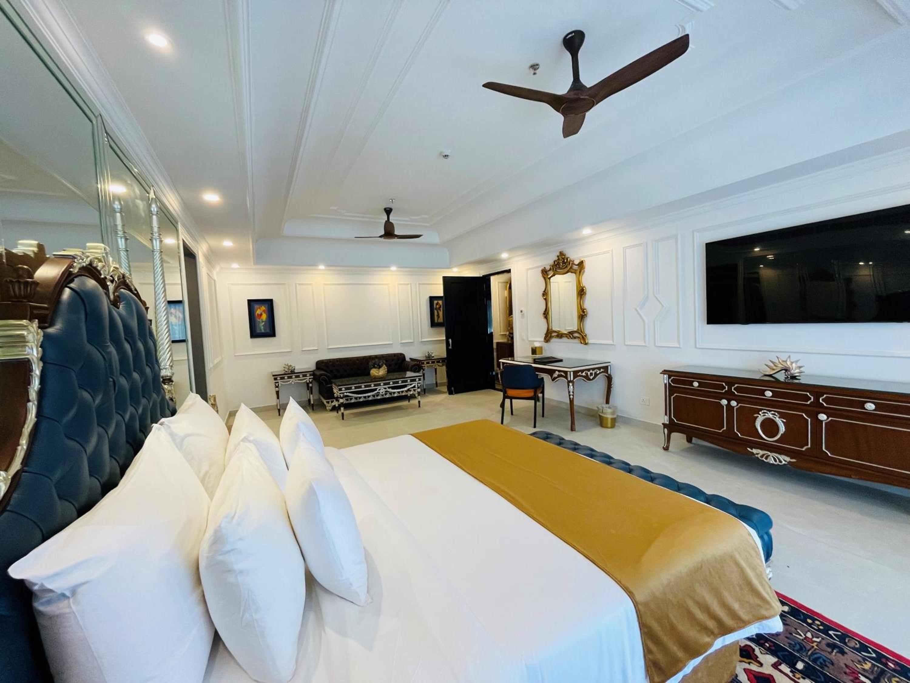 Villa - 10% Discount on Foods & Soft Beverages* | 15% Discounts on Laundry Services* | INR 500 spa credit during your stay on selective Massage services. TnC Apply.* | Free Mini-bar - 2 cans of soft Beverages (Once on Arrival)
