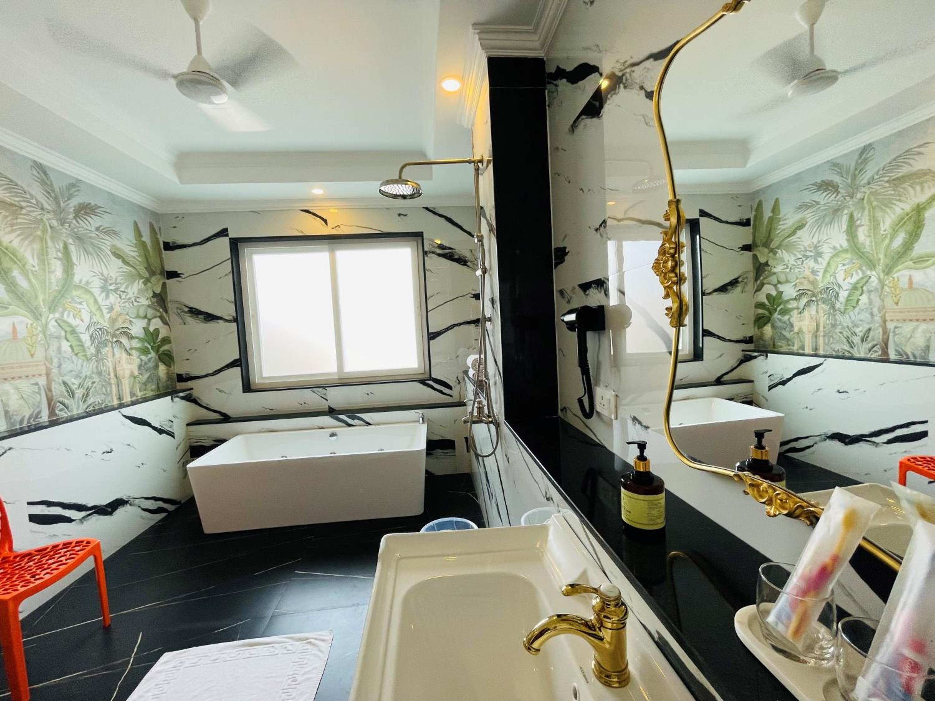 Villa – 10% Discount on Foods & Soft Beverages* | 15% Discounts on Laundry Services* | INR 500 spa credit during your stay on selective Massage services. TnC Apply.* | Free Mini-bar – 2 cans of soft Beverages (Once on Arrival)