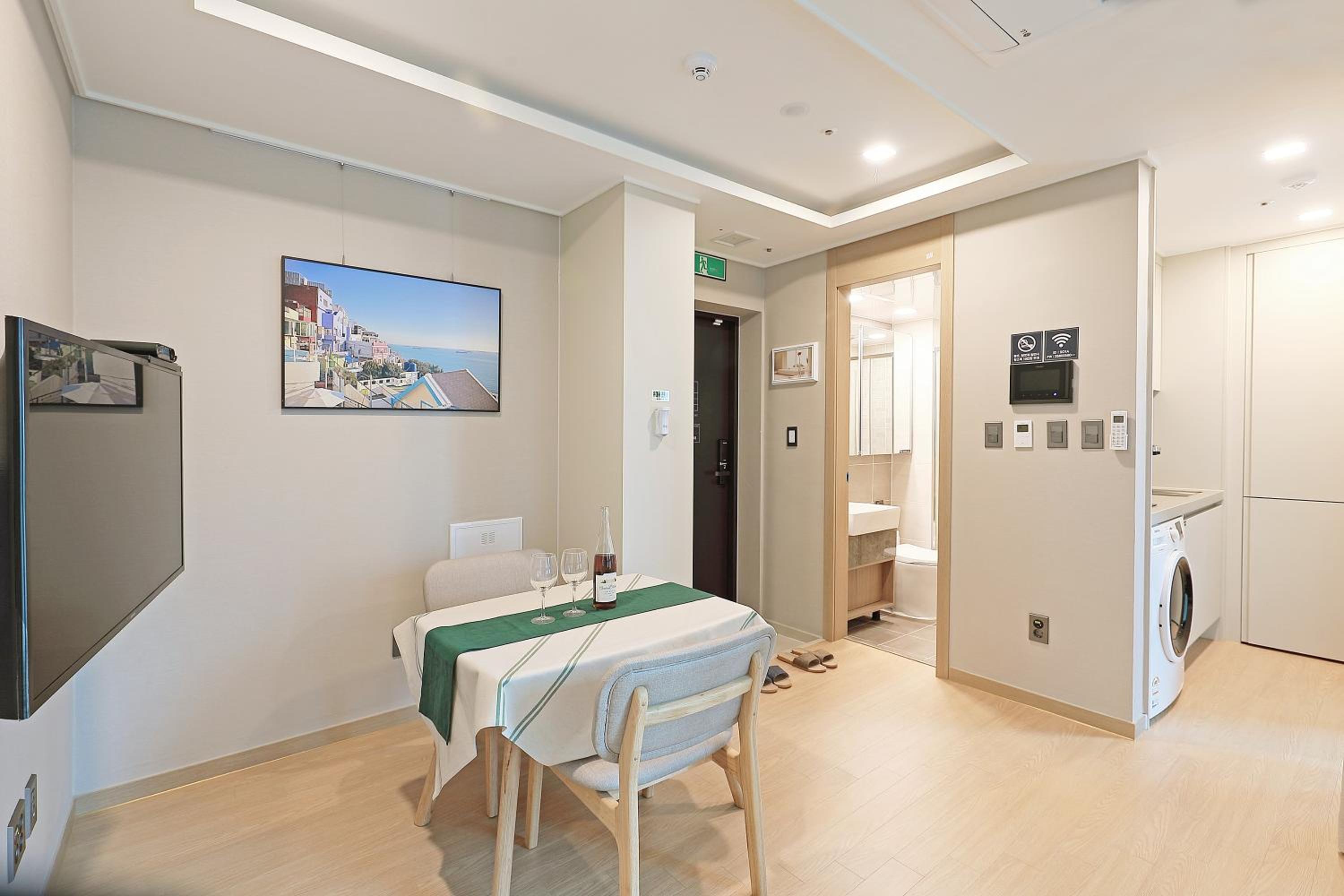 City Double Room - Photo 7