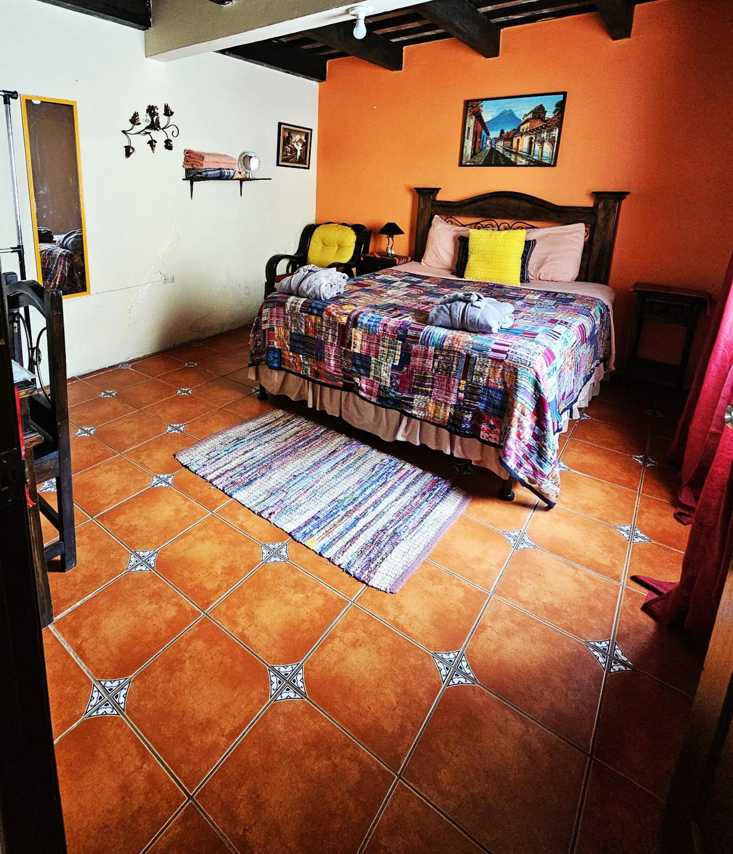Standard Double Room with Shared Bathroom photo 2