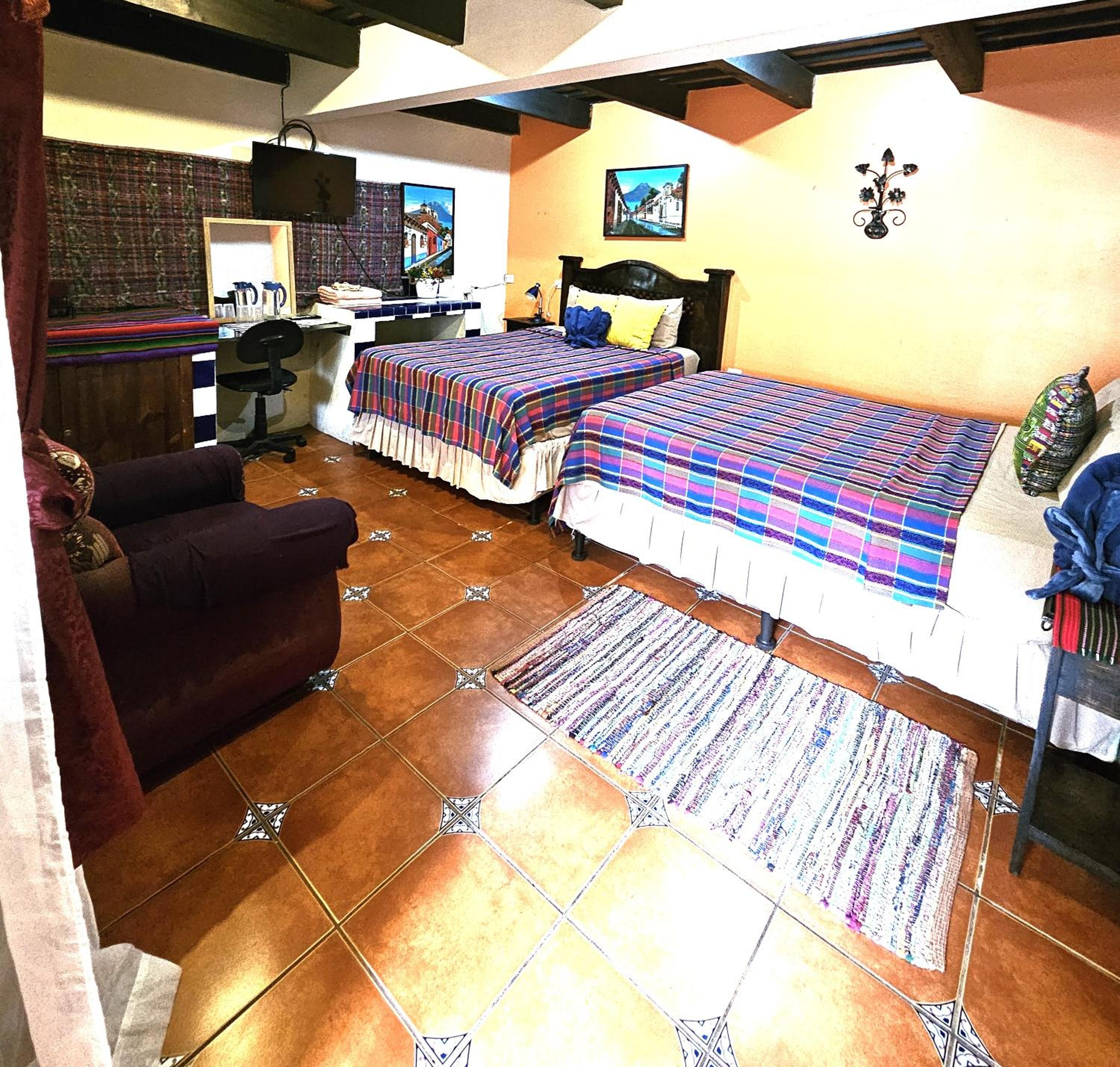 Twin Room with Shared Bathroom photo 1