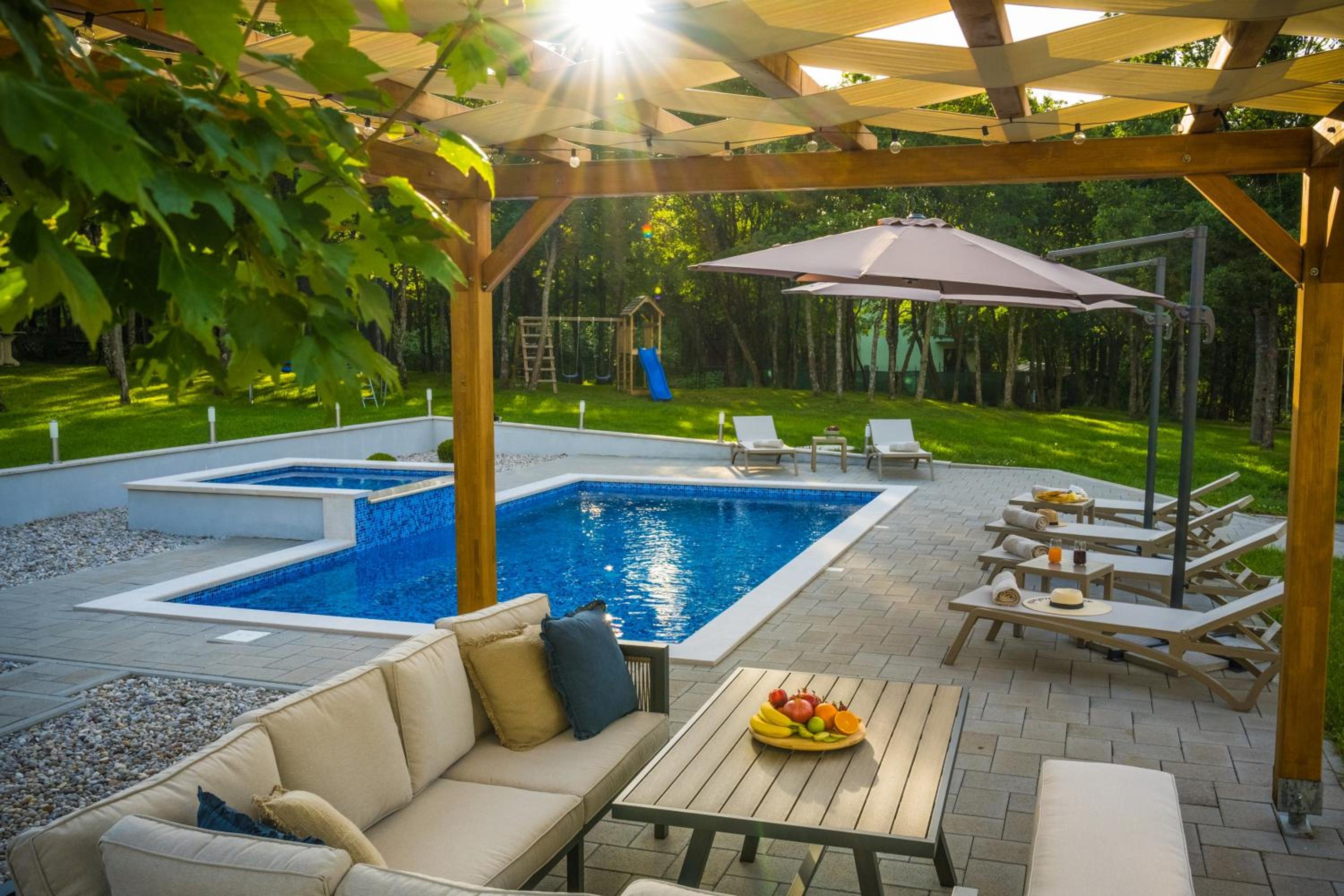 Villa photo 2
