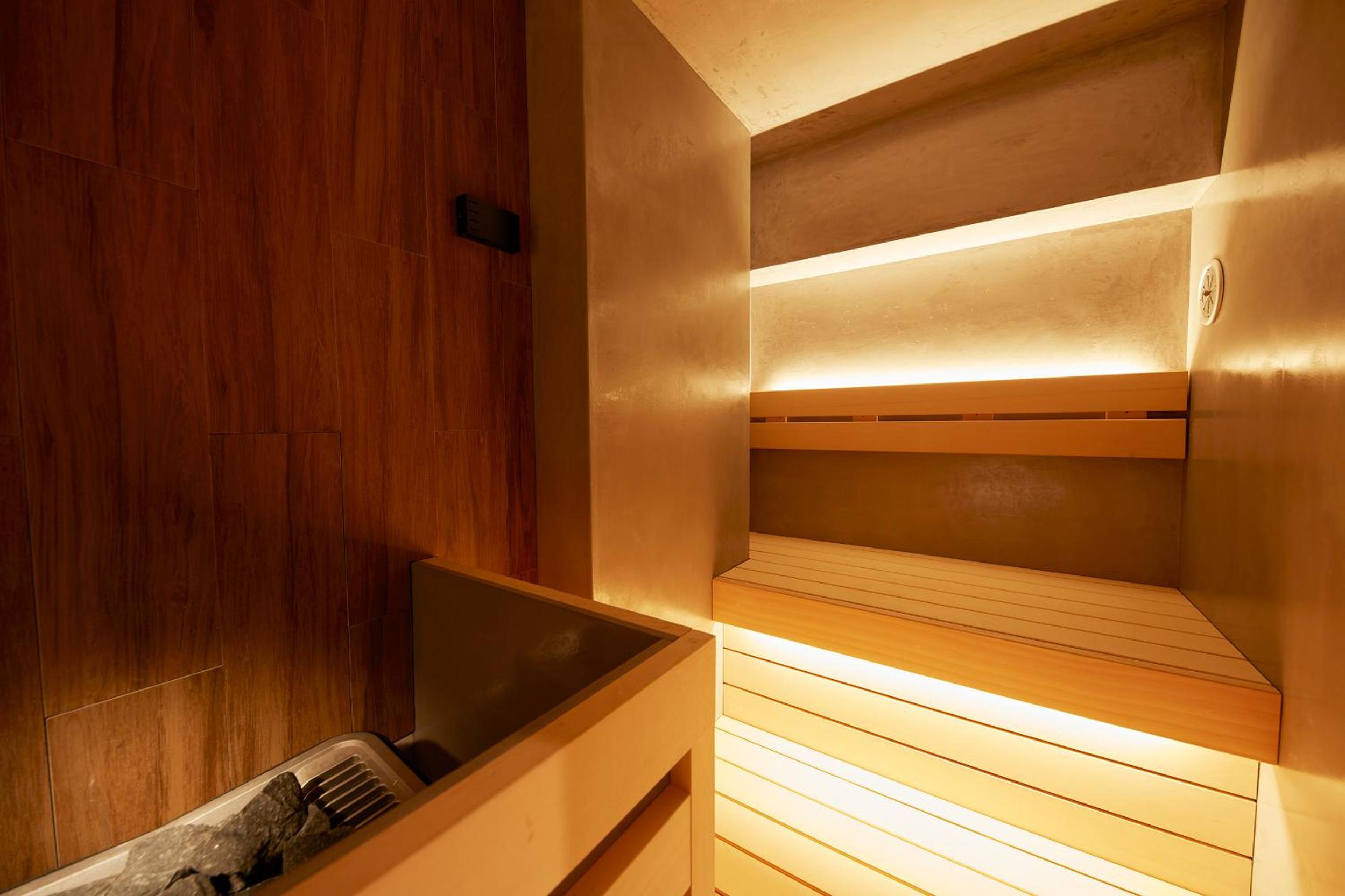 Premium Sauna Suite with Washing Machine and 10㎡ Balcony photo 3