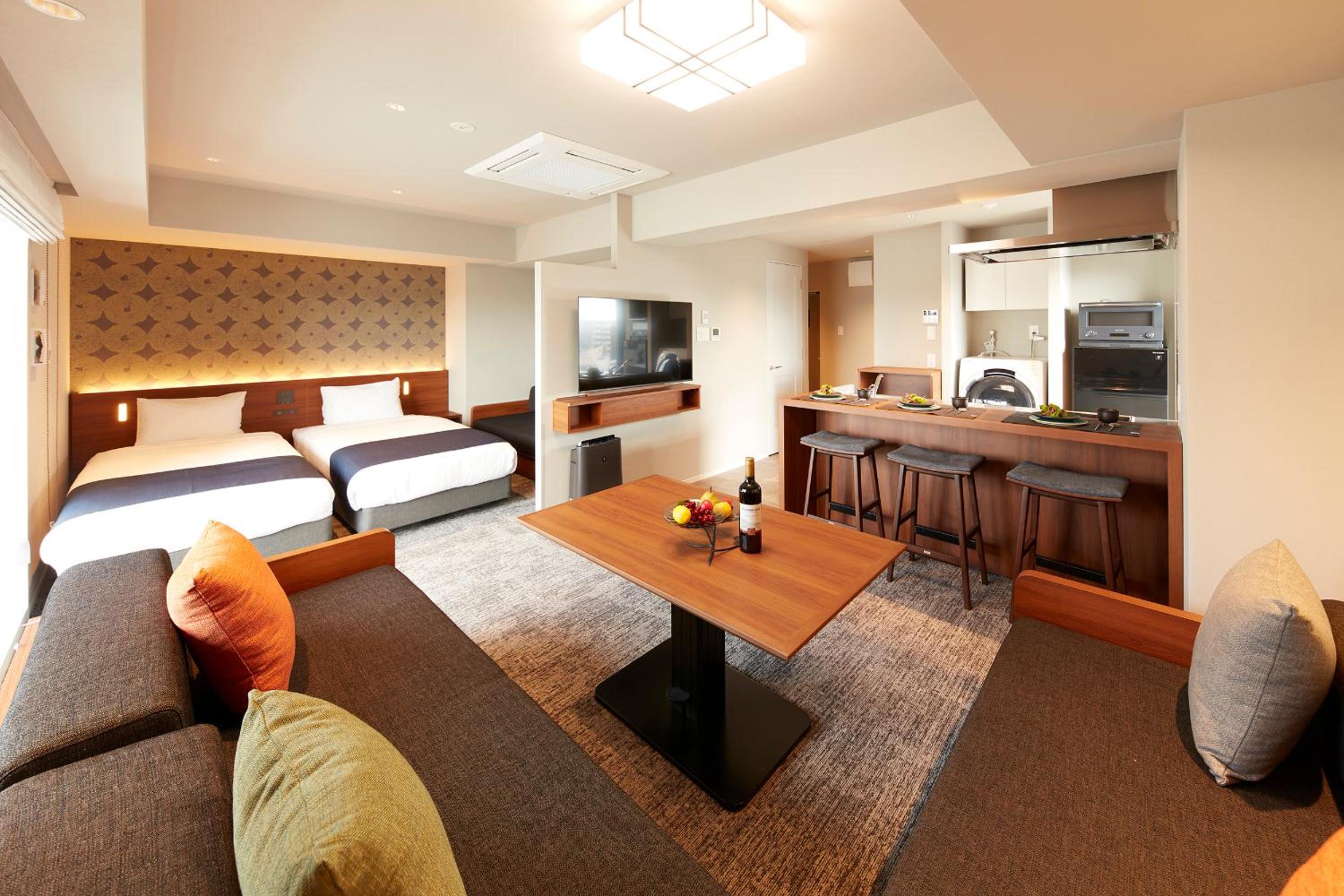 Suite with Washing Machine and 10㎡ Balcony photo 1