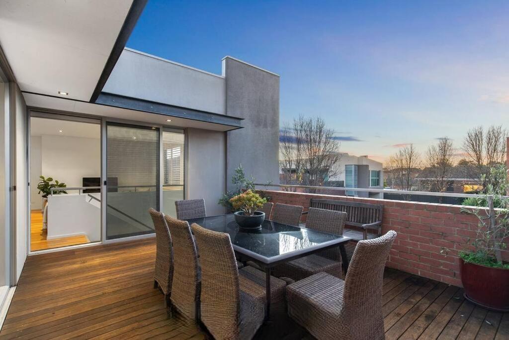 Three-Bedroom House photo 2