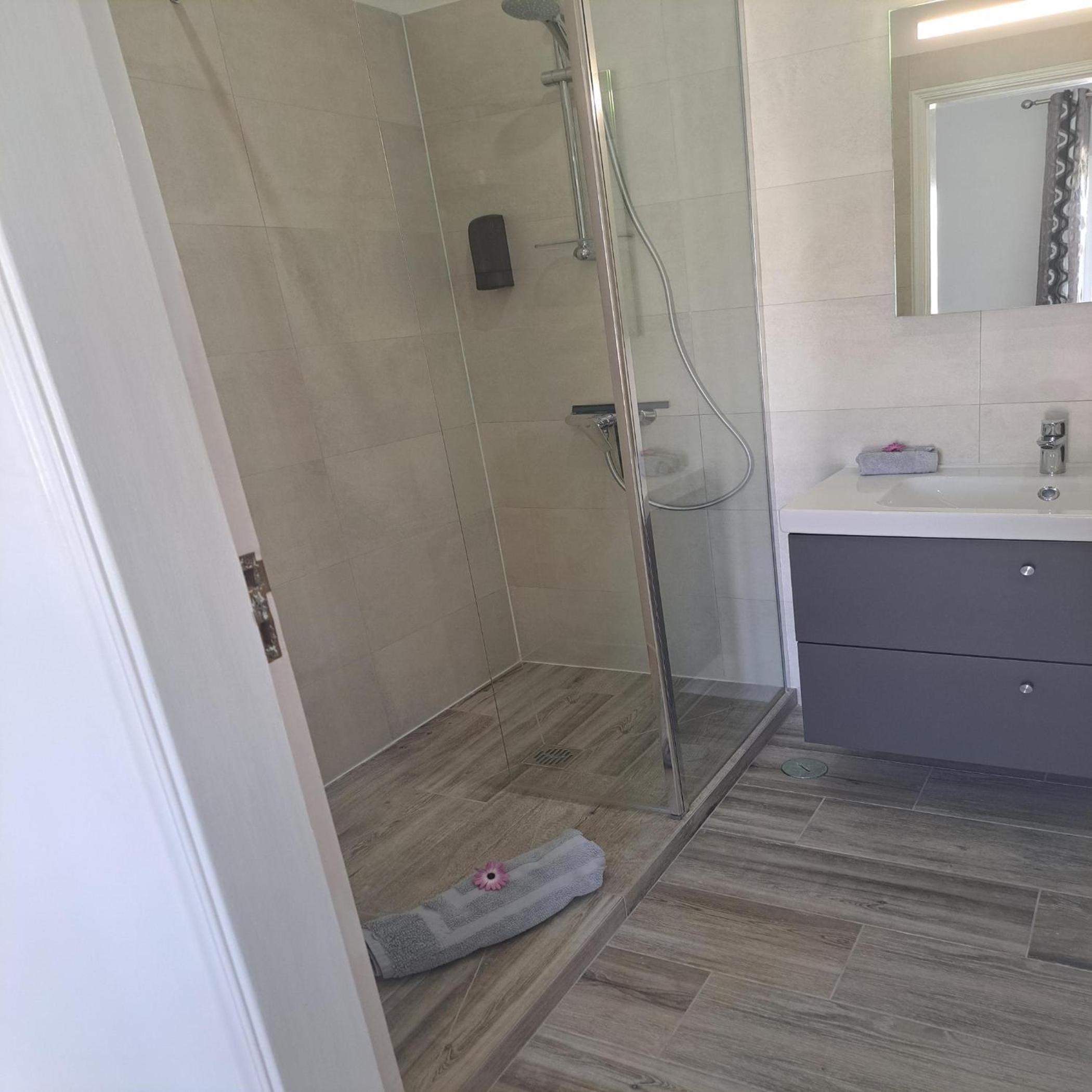 Budget Double Room photo 3