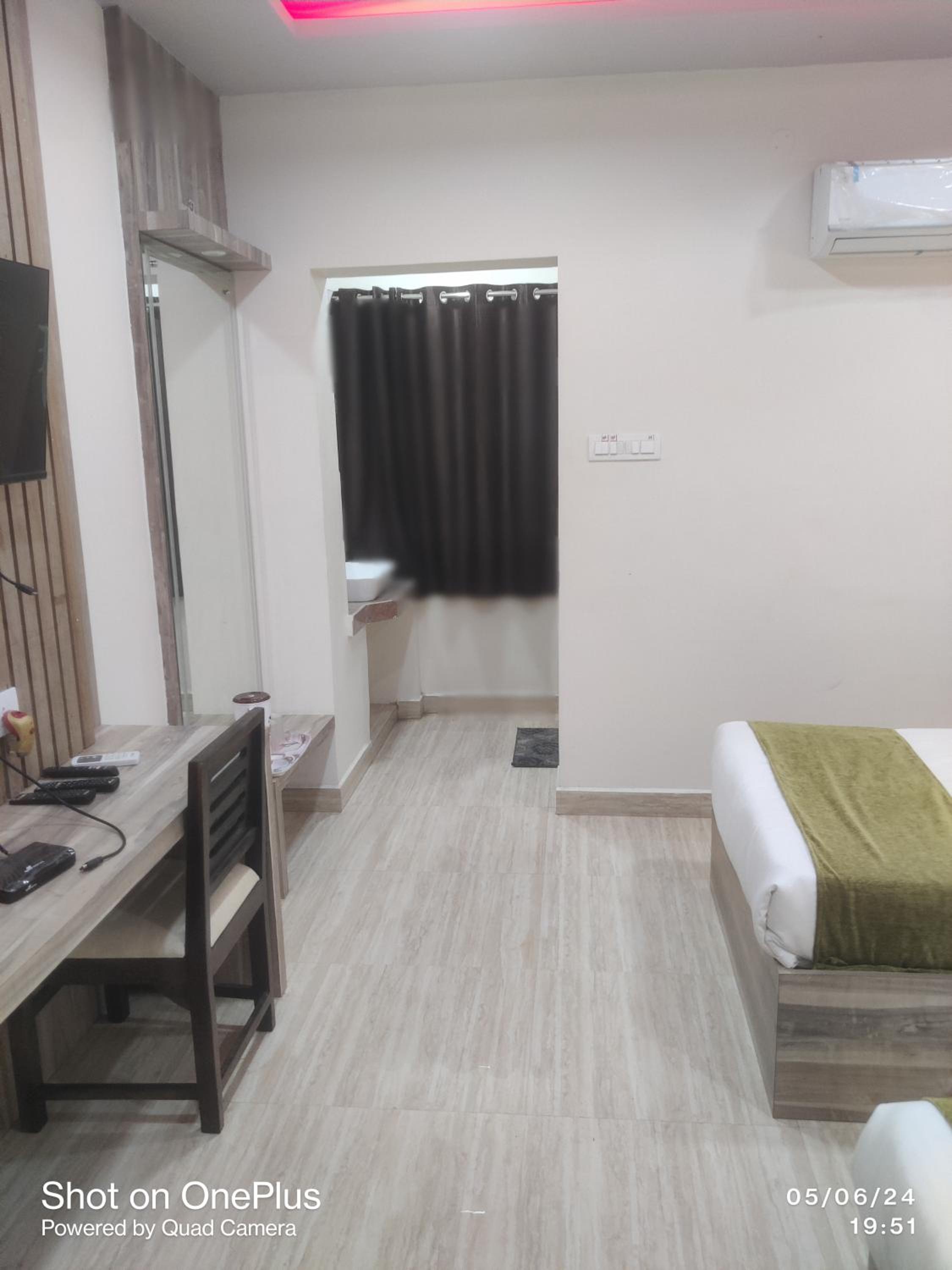 Deluxe Twin Room - Photo 3