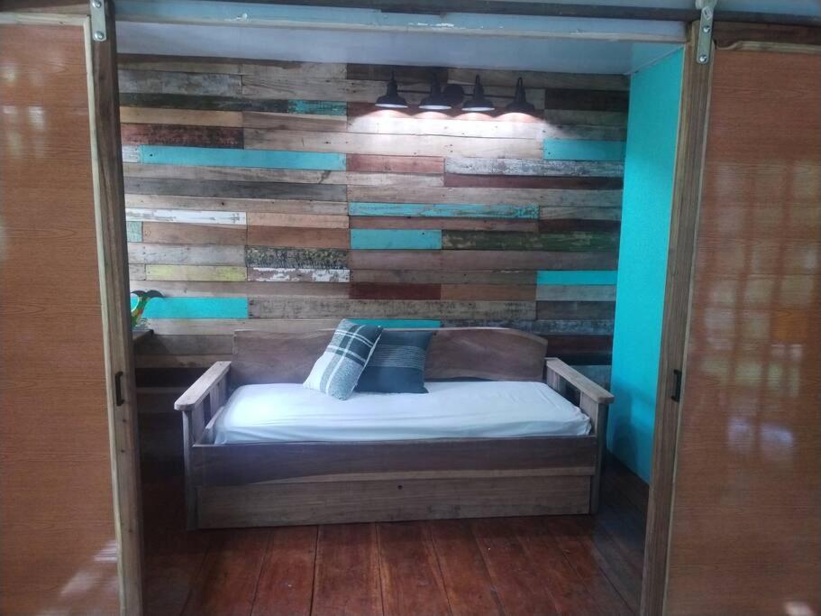 Three-Bedroom House photo 2