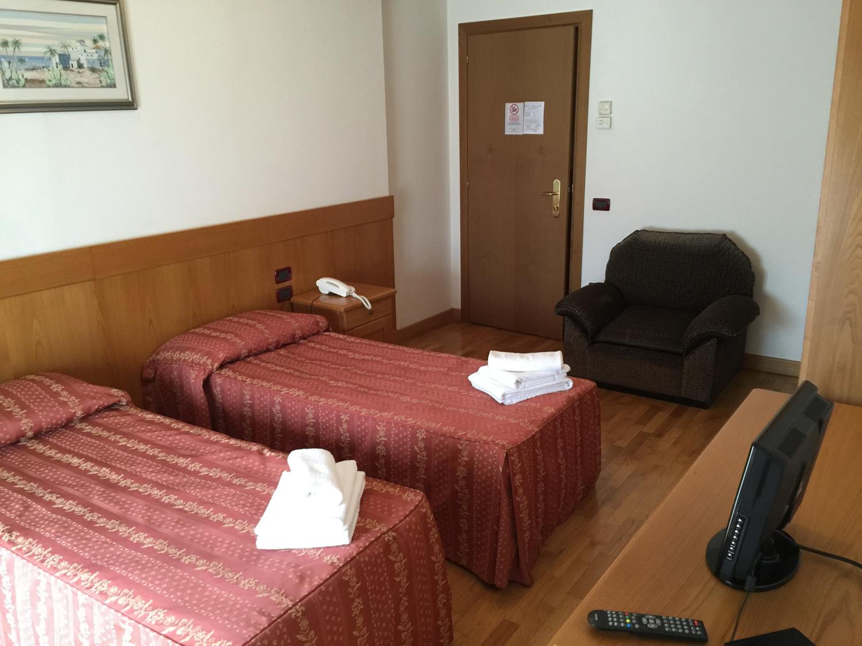 Twin Room with Private Bathroom