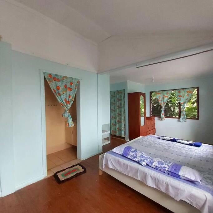 Three-Bedroom House photo 2