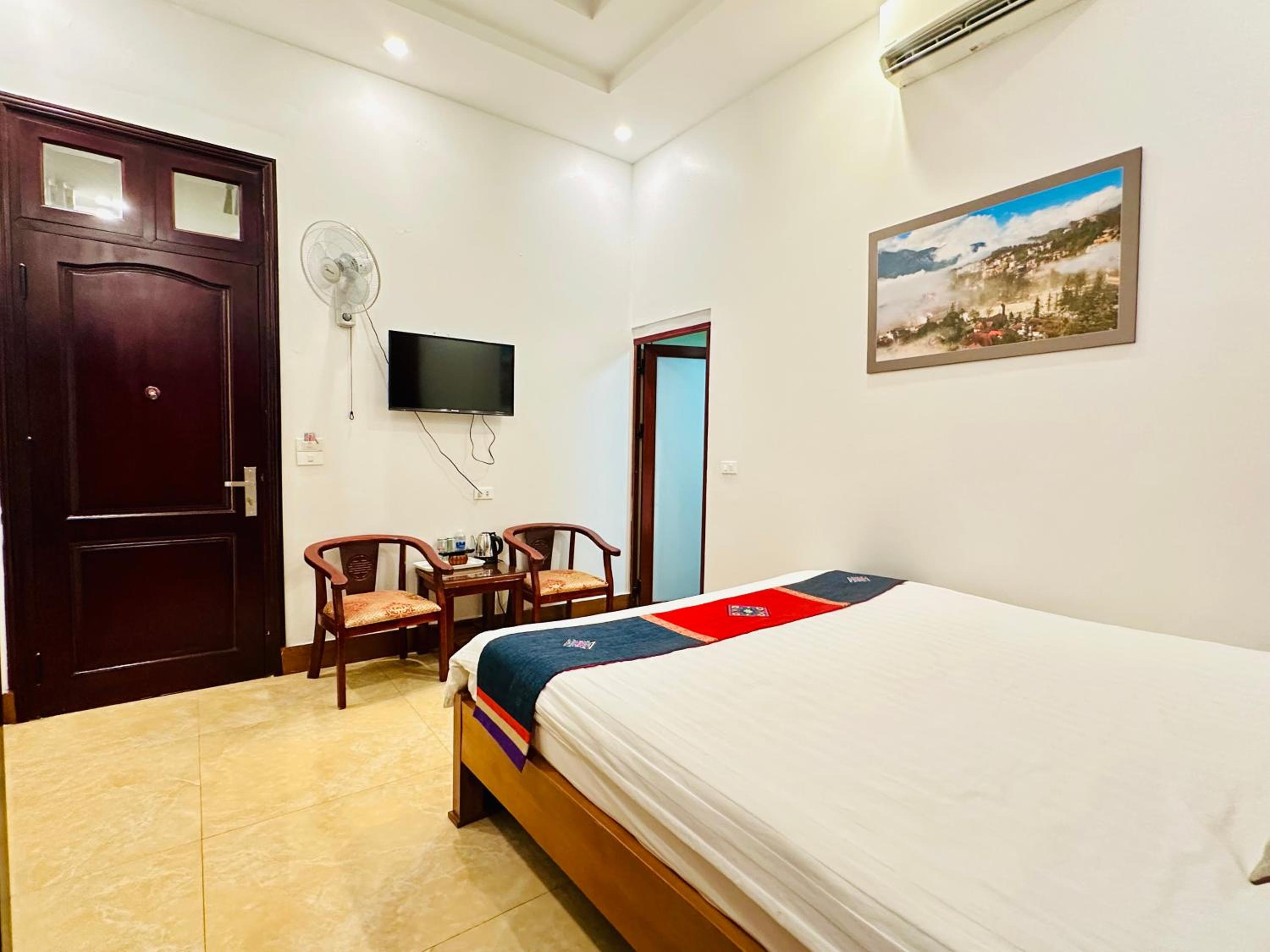 Standard King Room photo 3