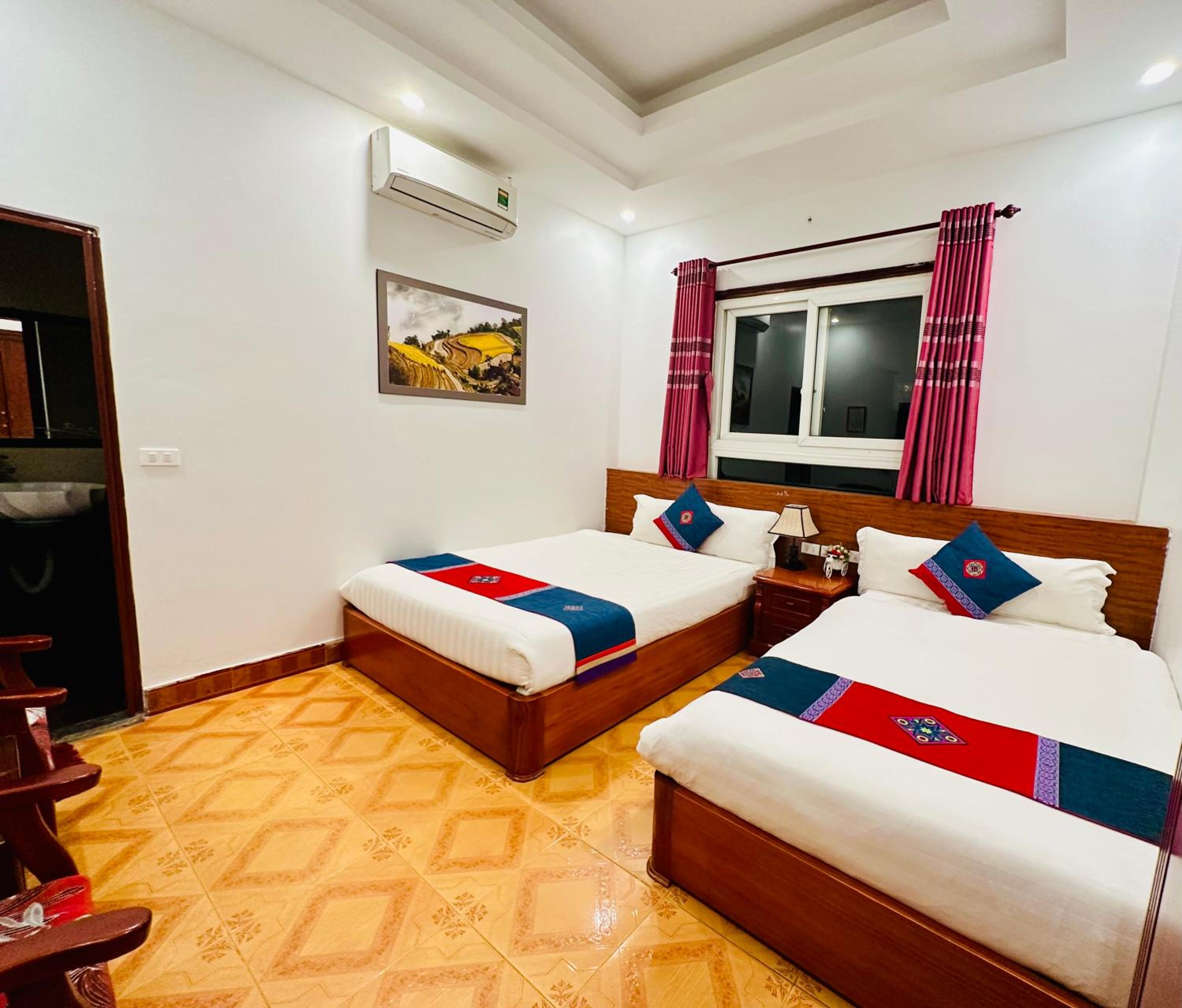 Double or Twin Room with Mountain View photo 2