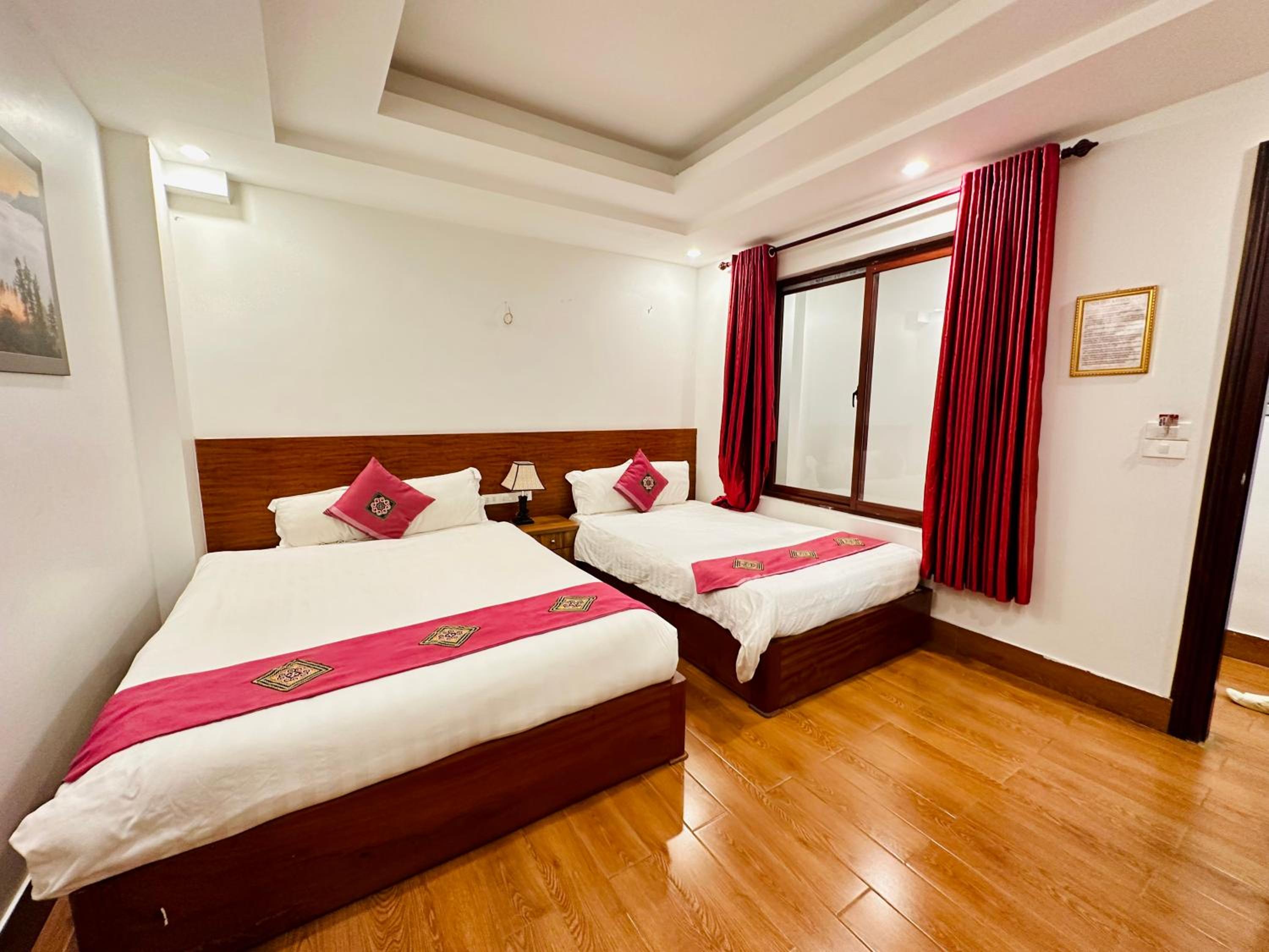 Double or Twin Room with Balcony photo 3