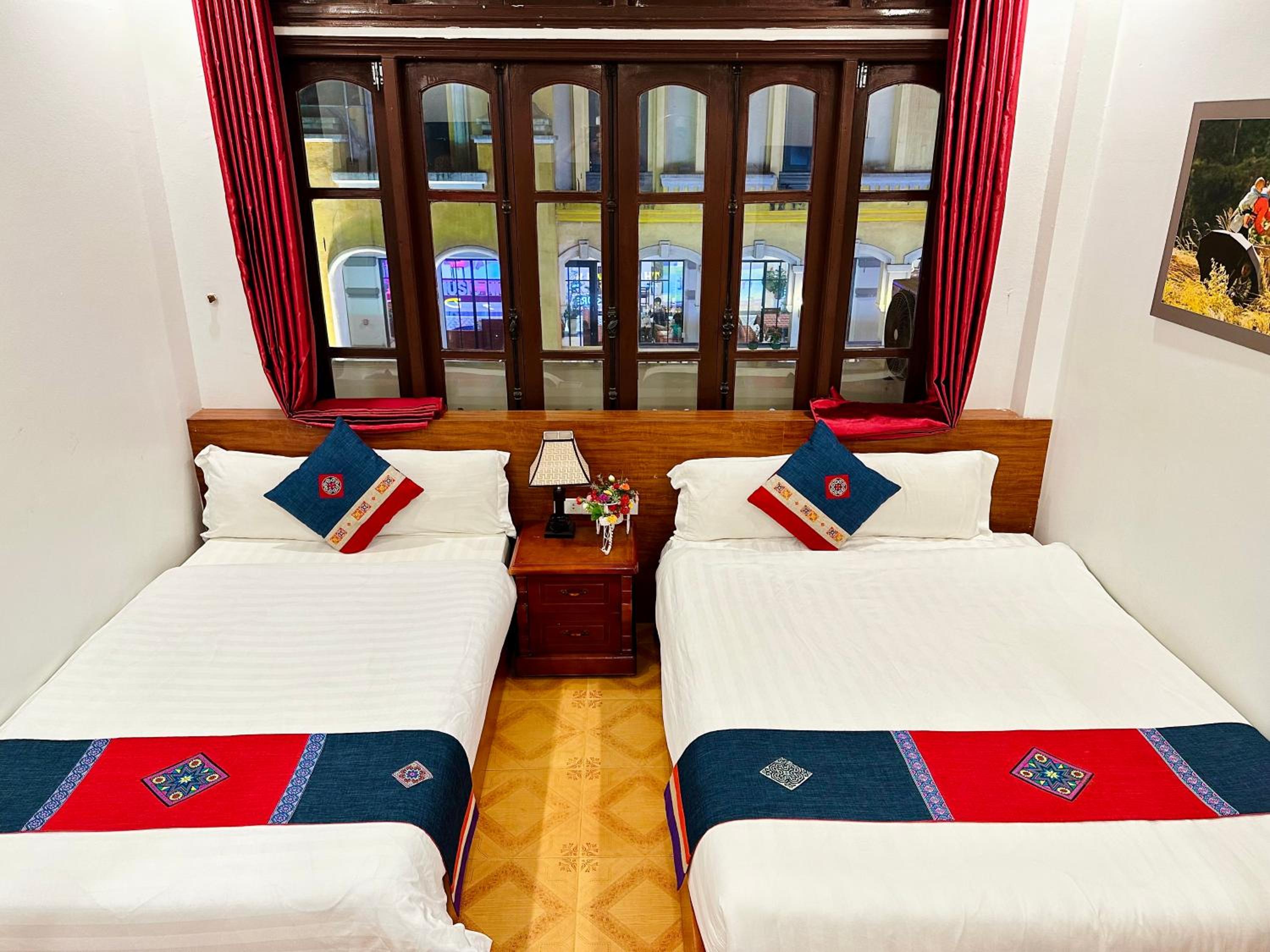 Double or Twin Room with City View photo 3